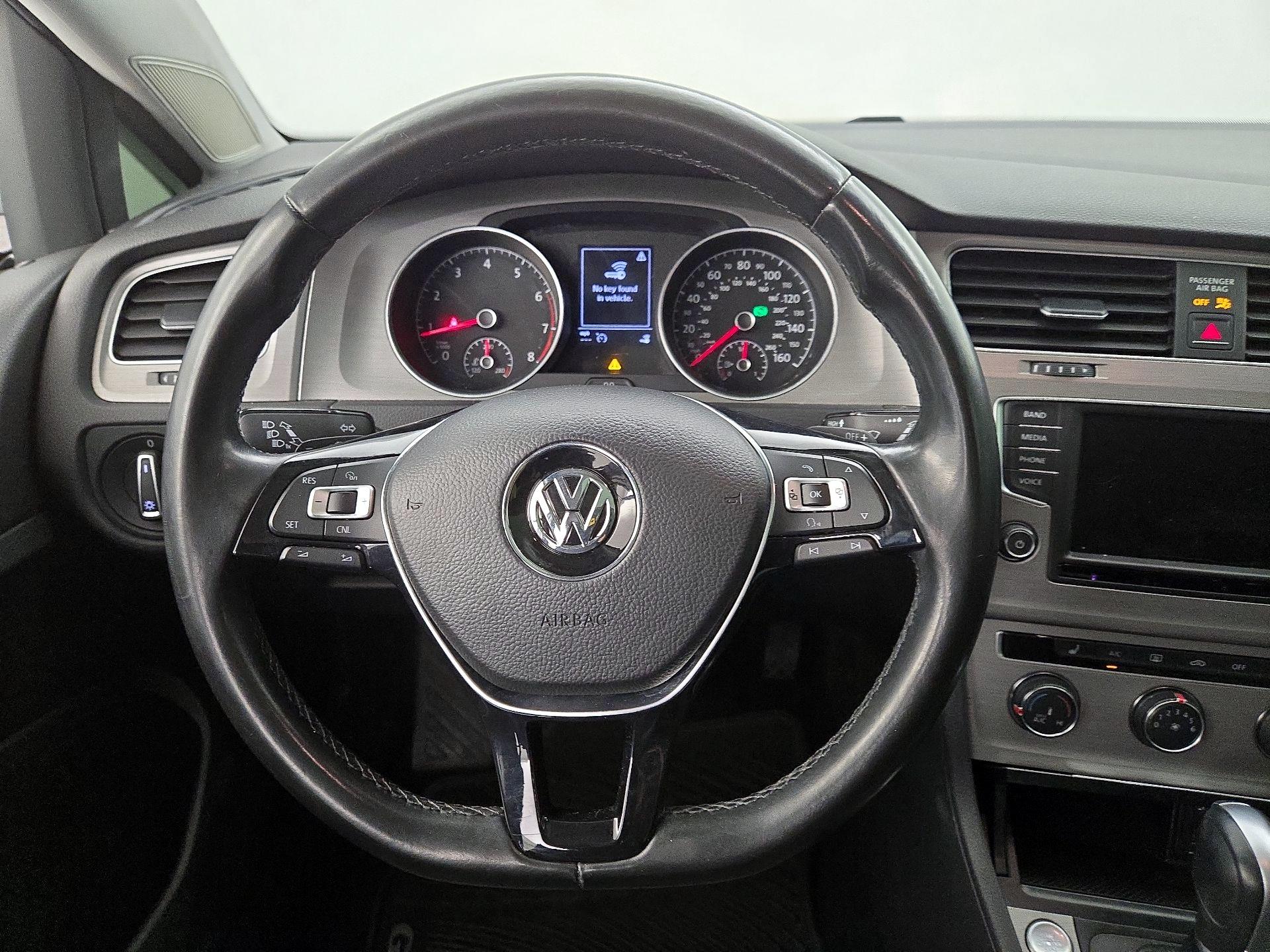 Thumbnail: 2017 Volkswagen Golf - 10