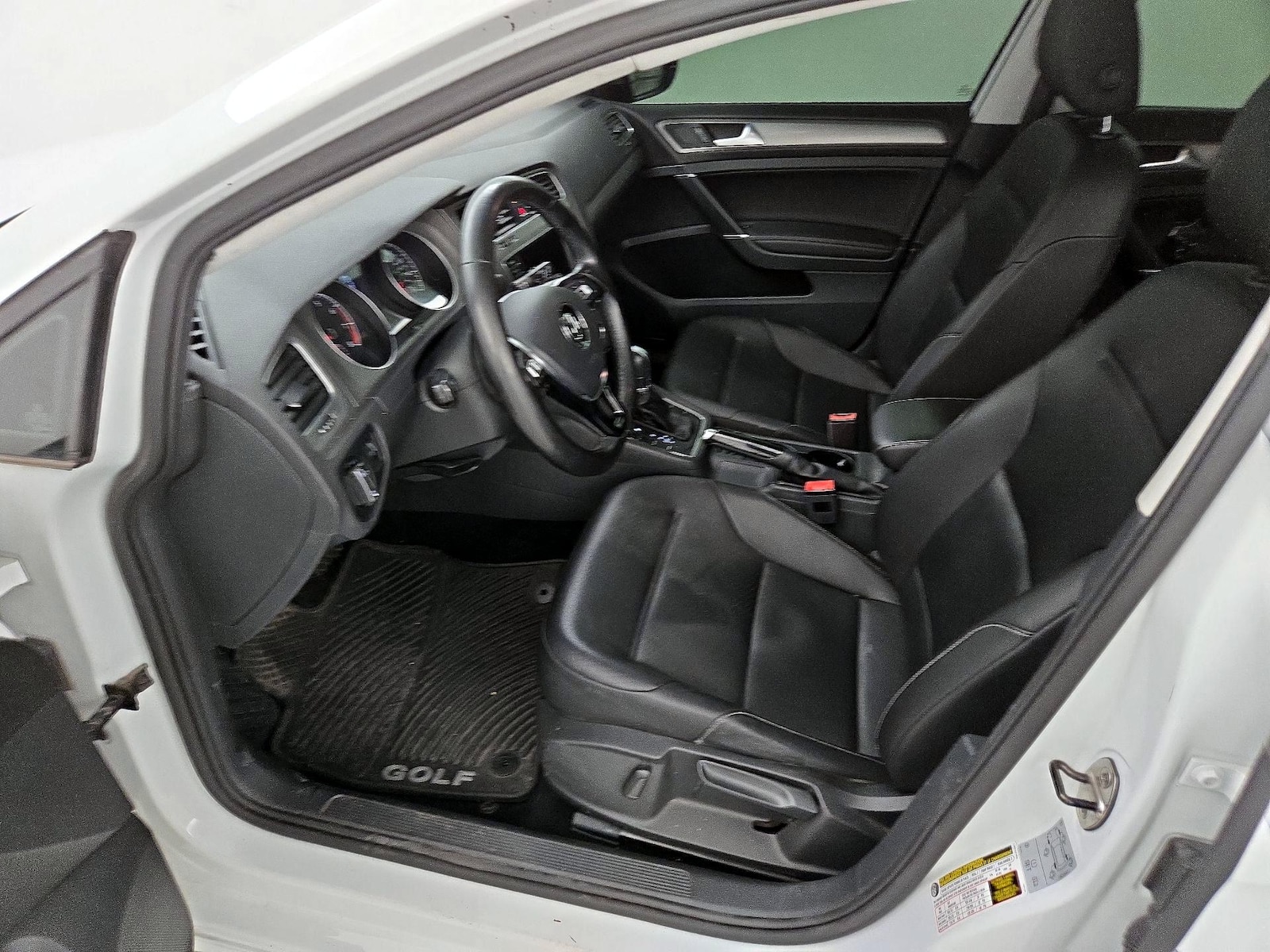 2017 Volkswagen Golf Wolfsburg Edition - Photo 12