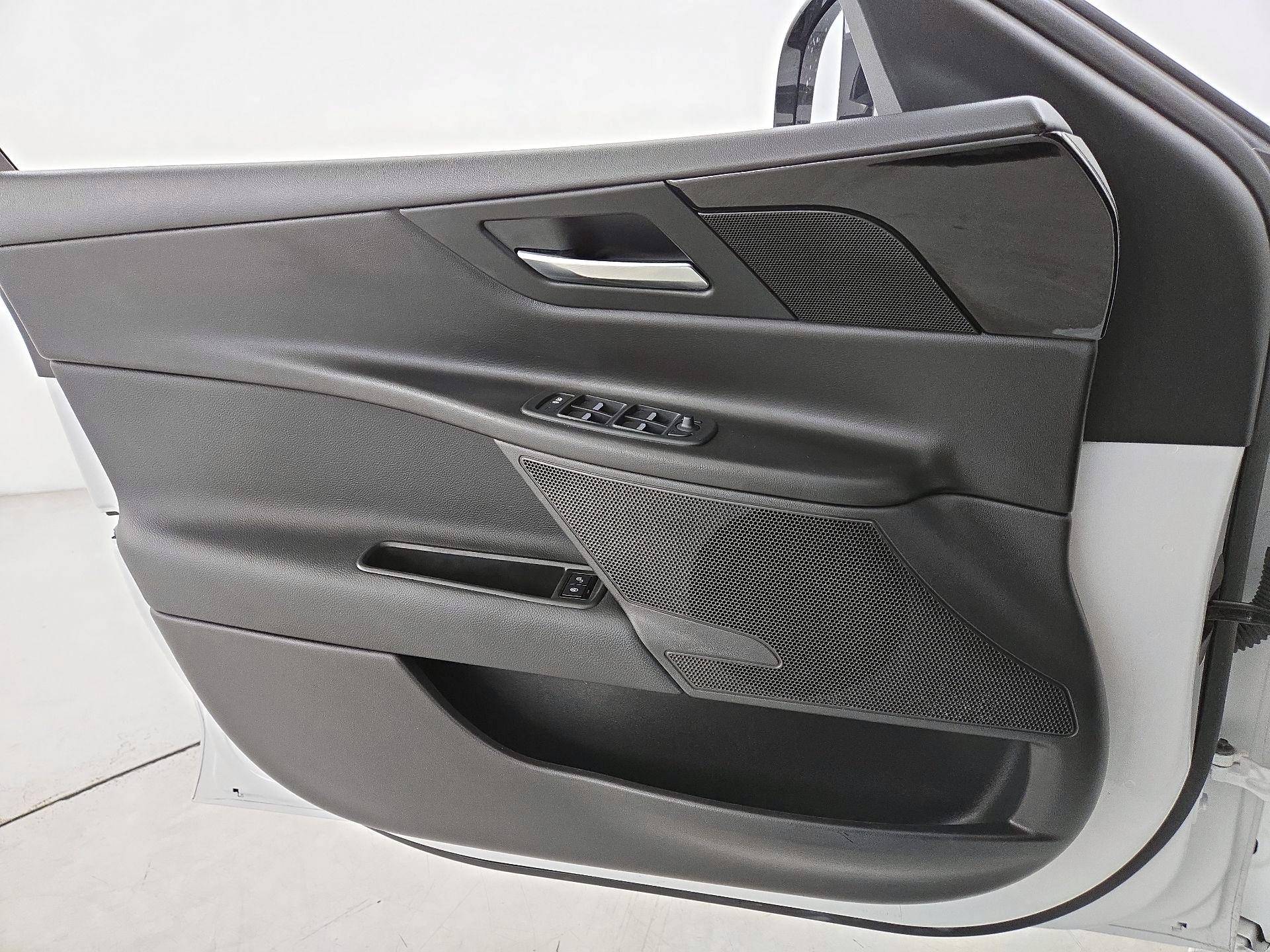 Thumbnail: 2018 Jaguar XE - 12