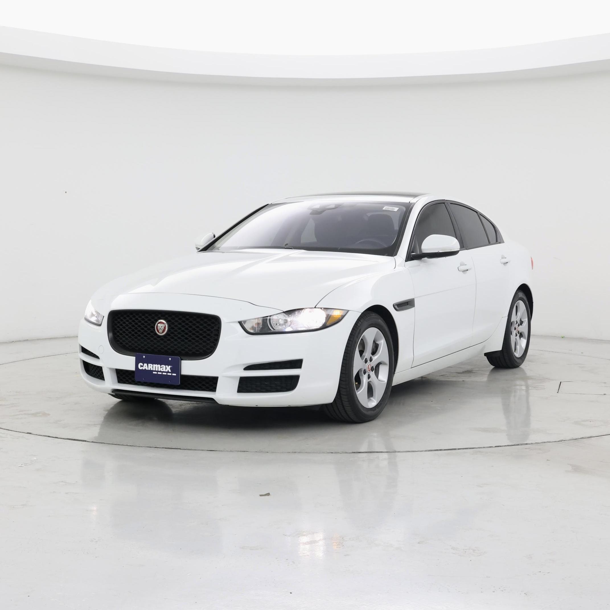 Thumbnail: 2018 Jaguar XE - 4