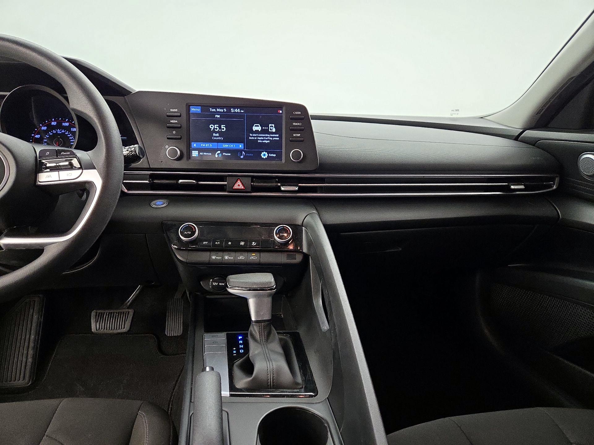 Thumbnail: 2022 Hyundai Elantra - 9