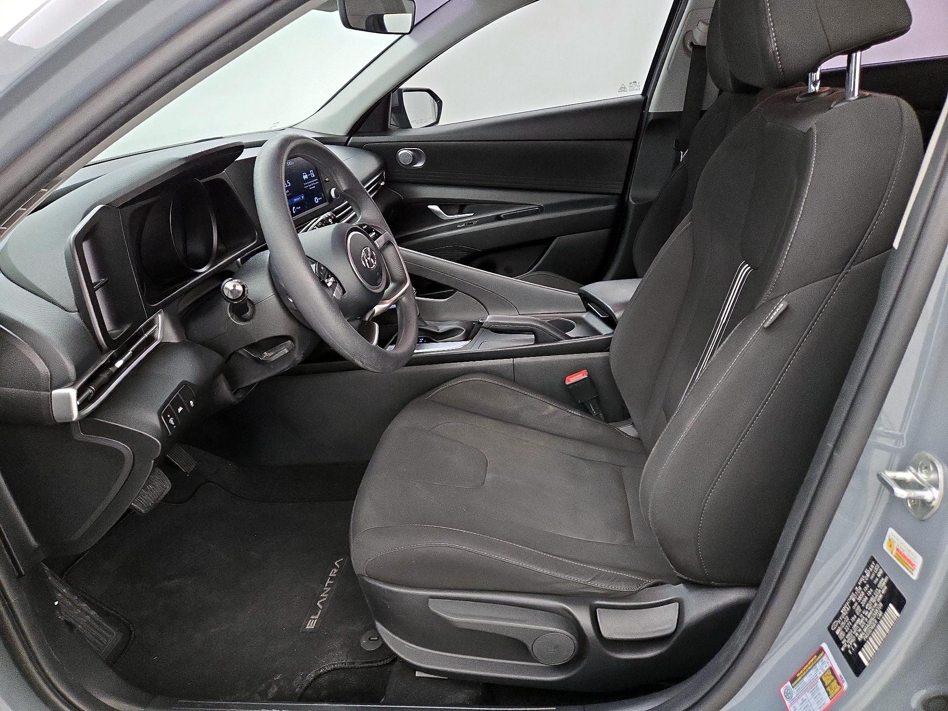 Thumbnail: 2022 Hyundai Elantra - 11