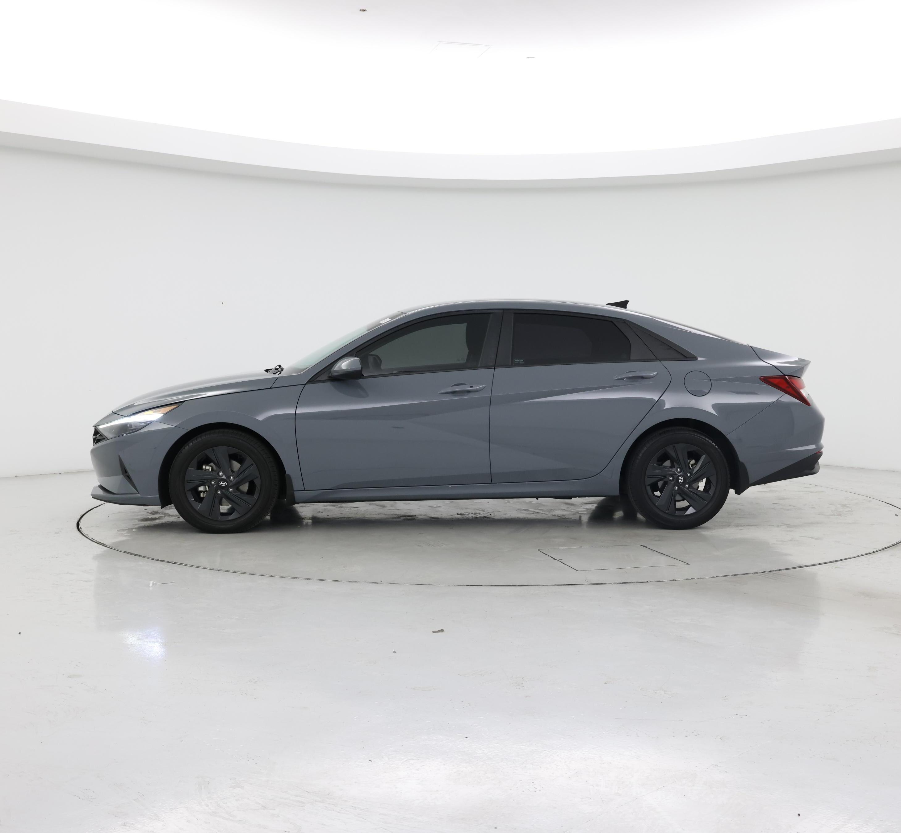 Thumbnail: 2022 Hyundai Elantra - 3