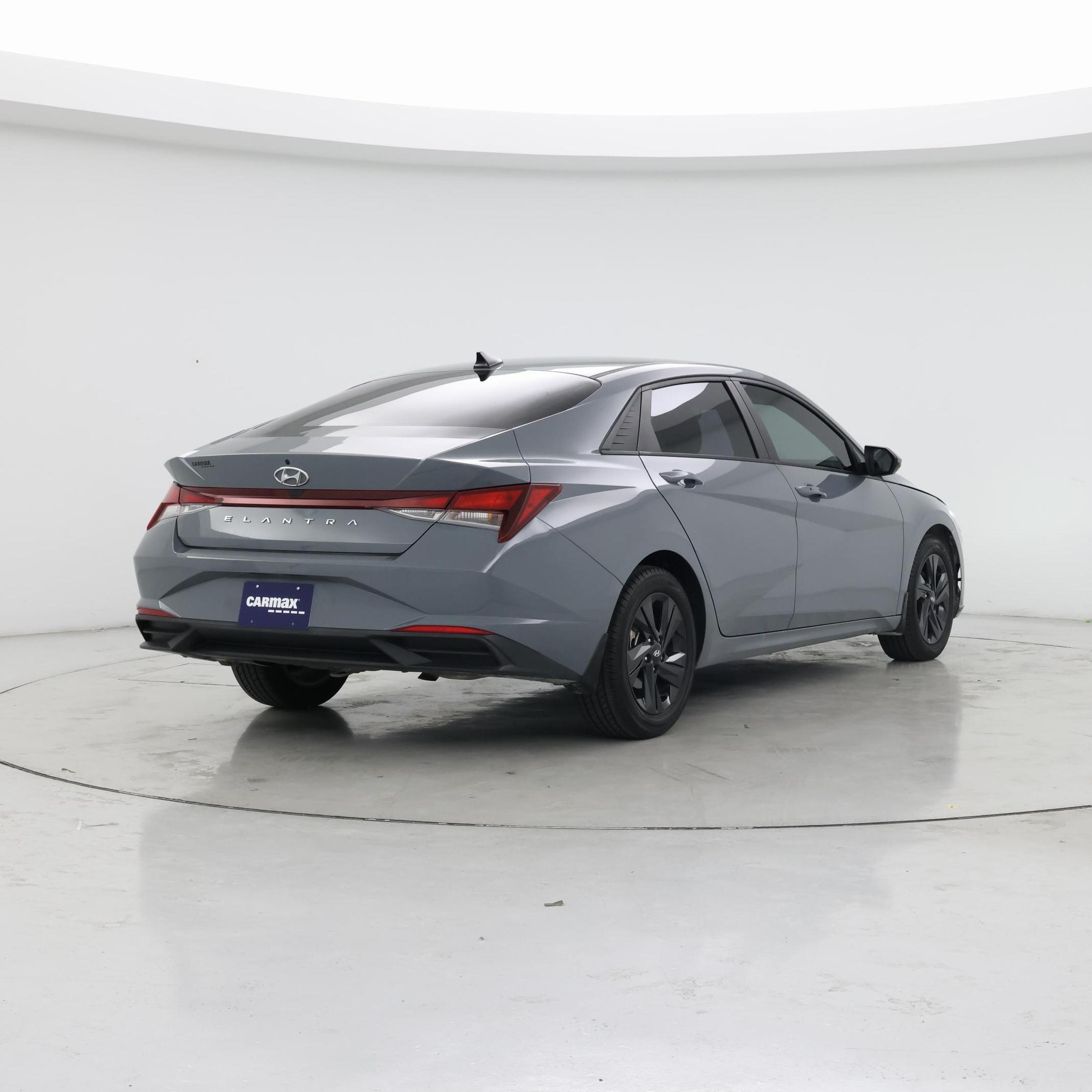 Thumbnail: 2022 Hyundai Elantra - 8