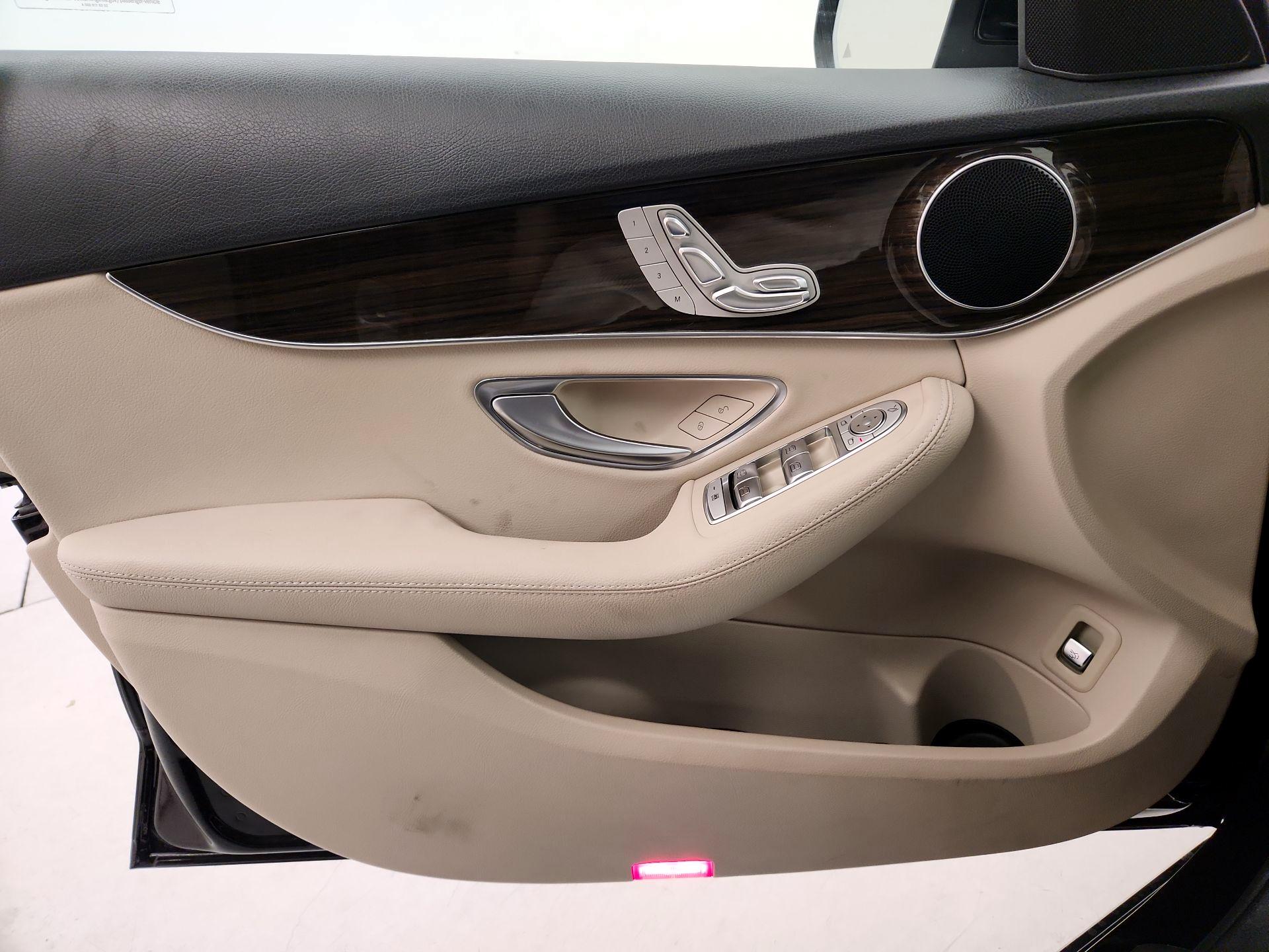 Thumbnail: 2020 Mercedes-Benz C-Class - 12