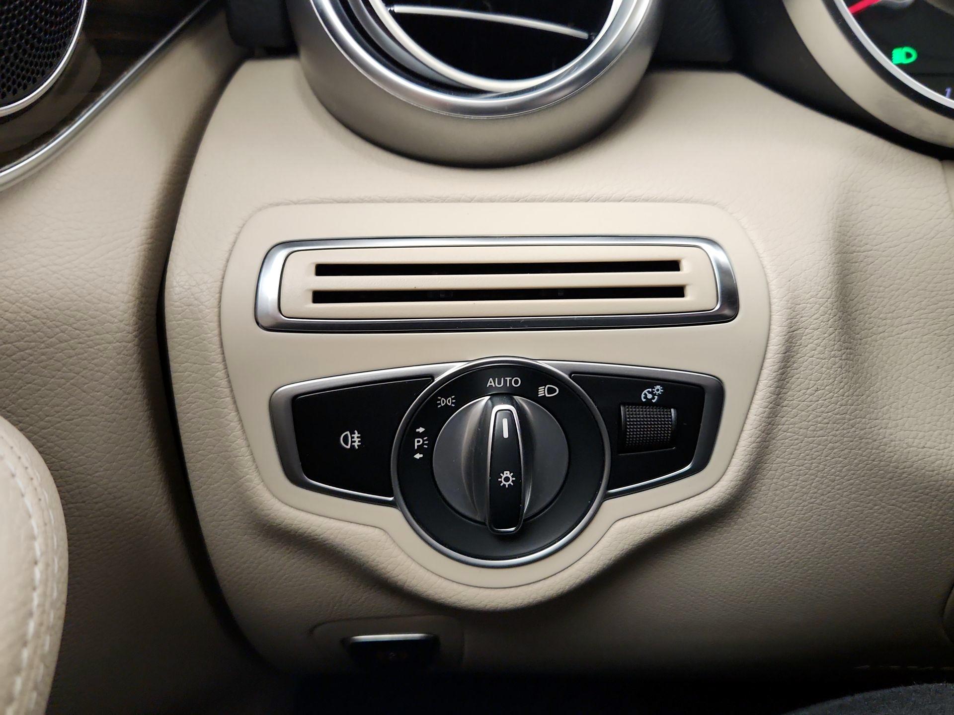 Thumbnail: 2020 Mercedes-Benz C-Class - 13