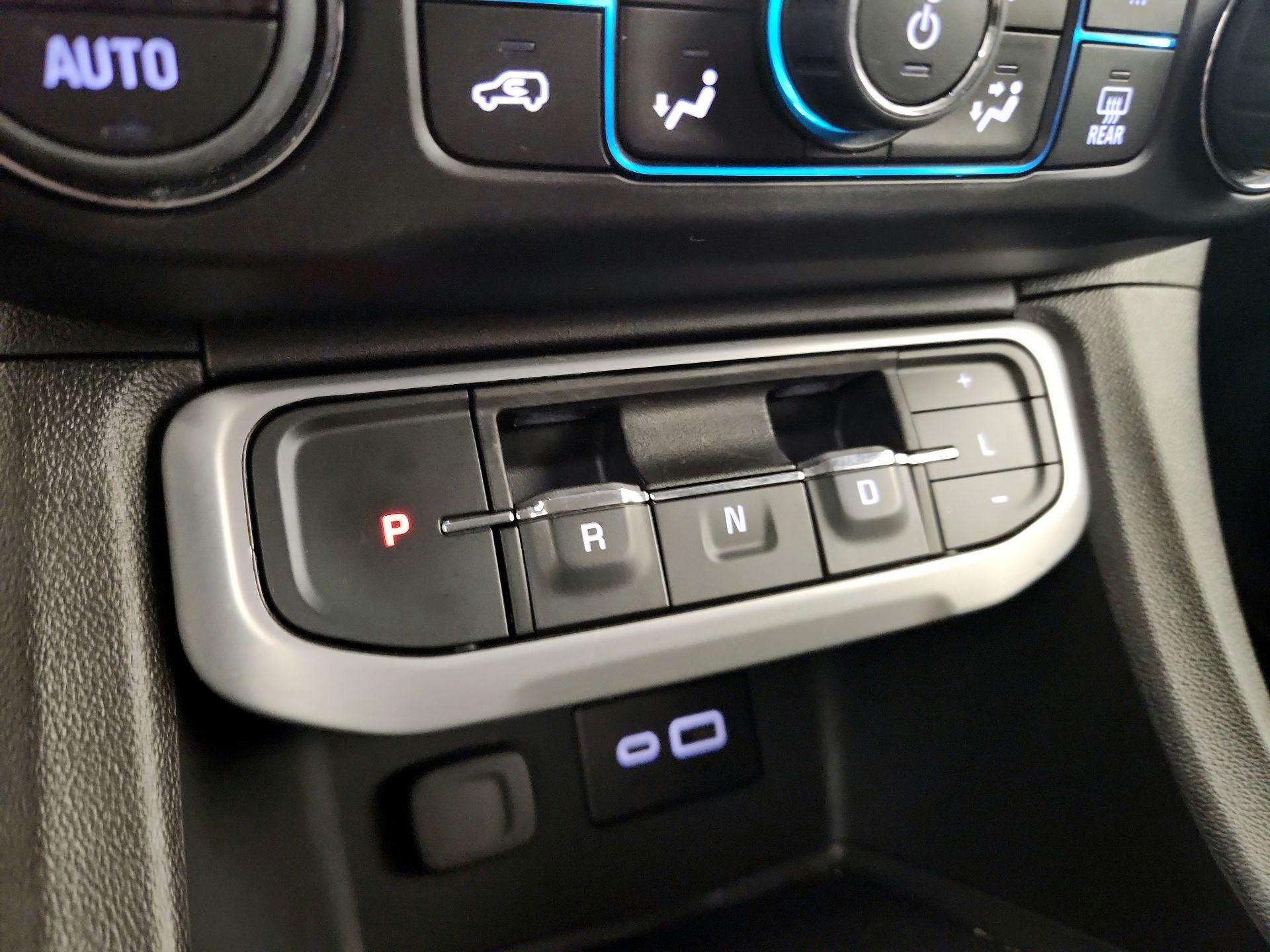 Thumbnail: 2023 GMC Acadia - 17