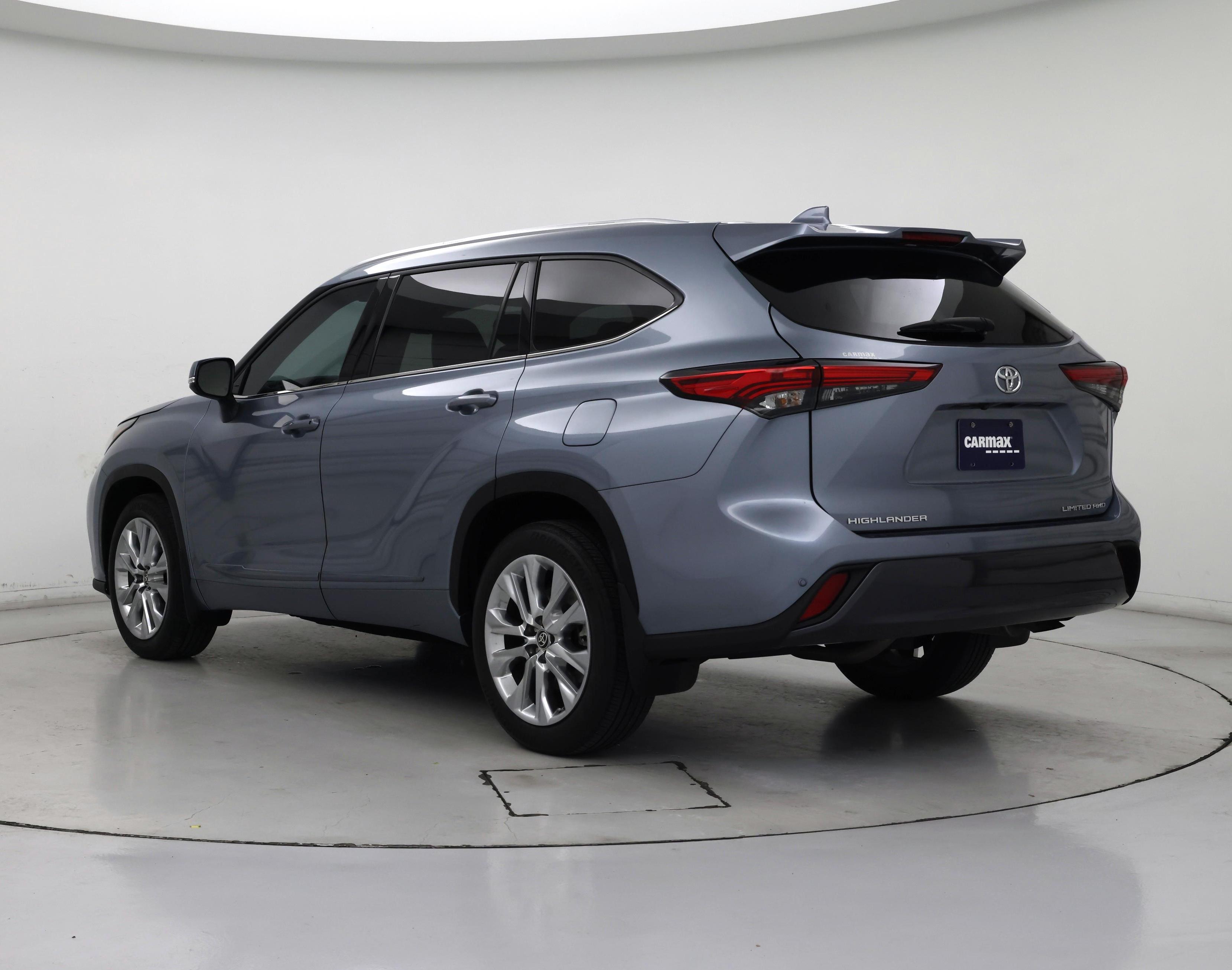 Thumbnail: 2023 Toyota Highlander - 2