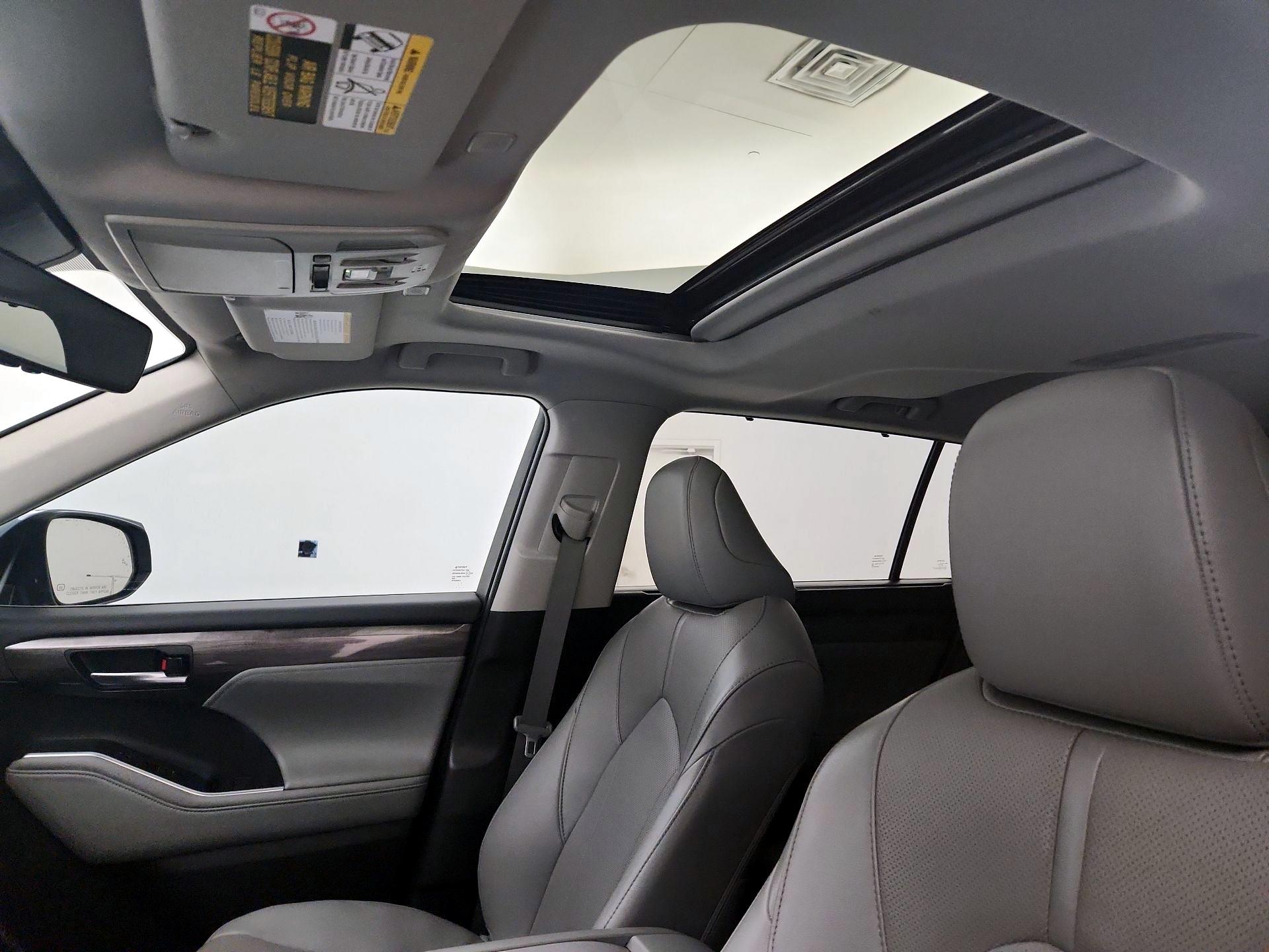 Thumbnail: 2023 Toyota Highlander - 19