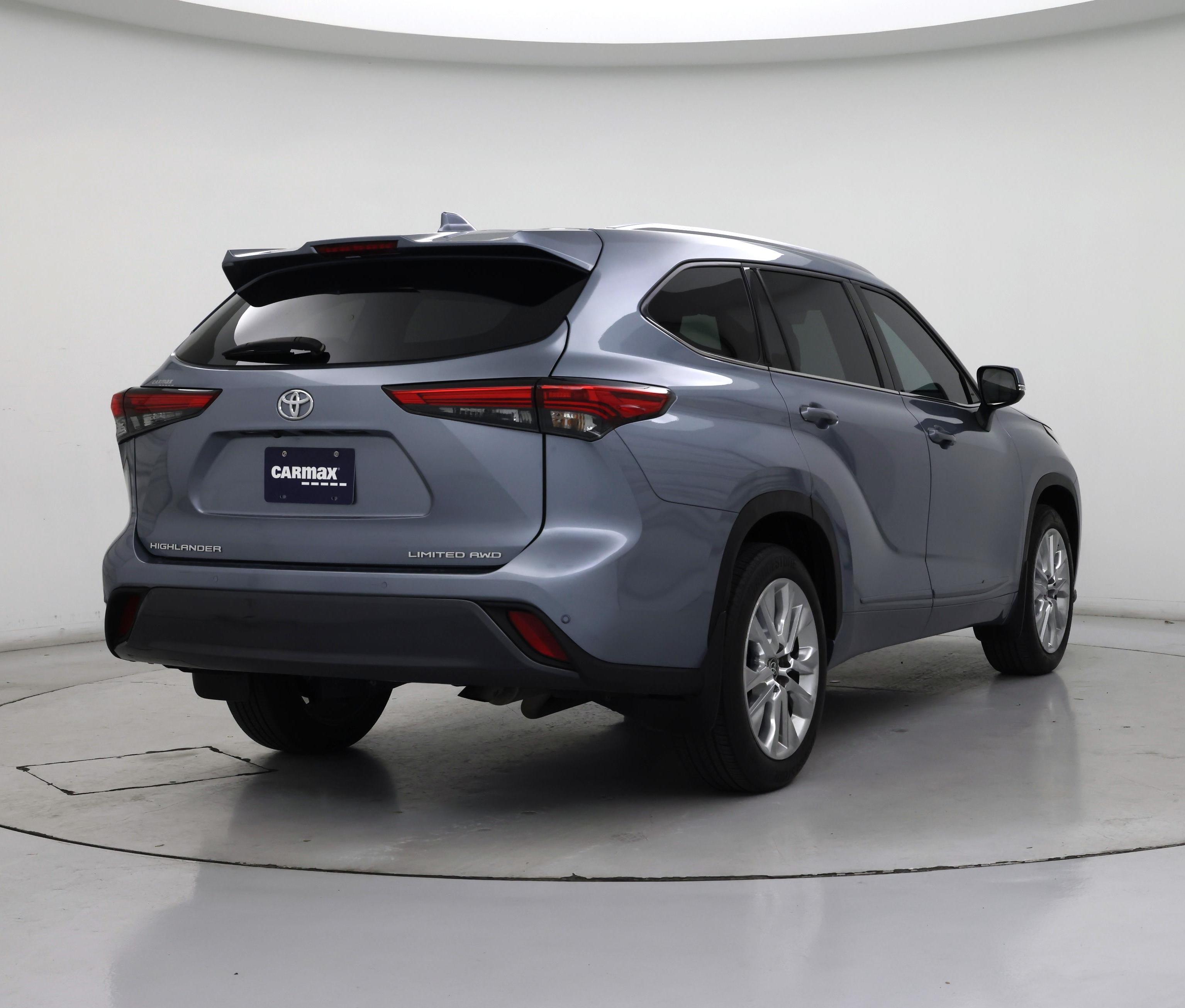 Thumbnail: 2023 Toyota Highlander - 8