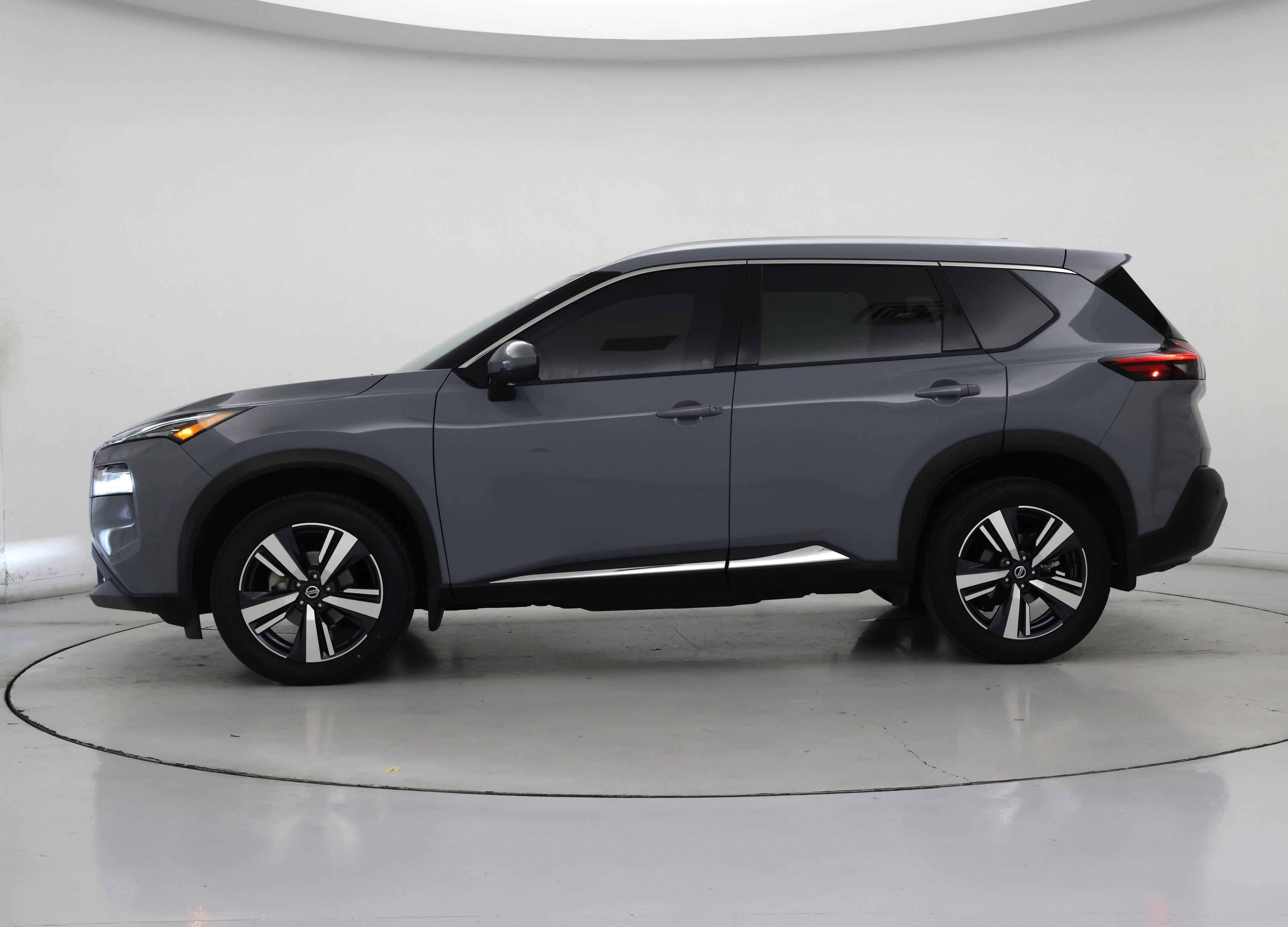 Thumbnail: 2021 Nissan Rogue - 3