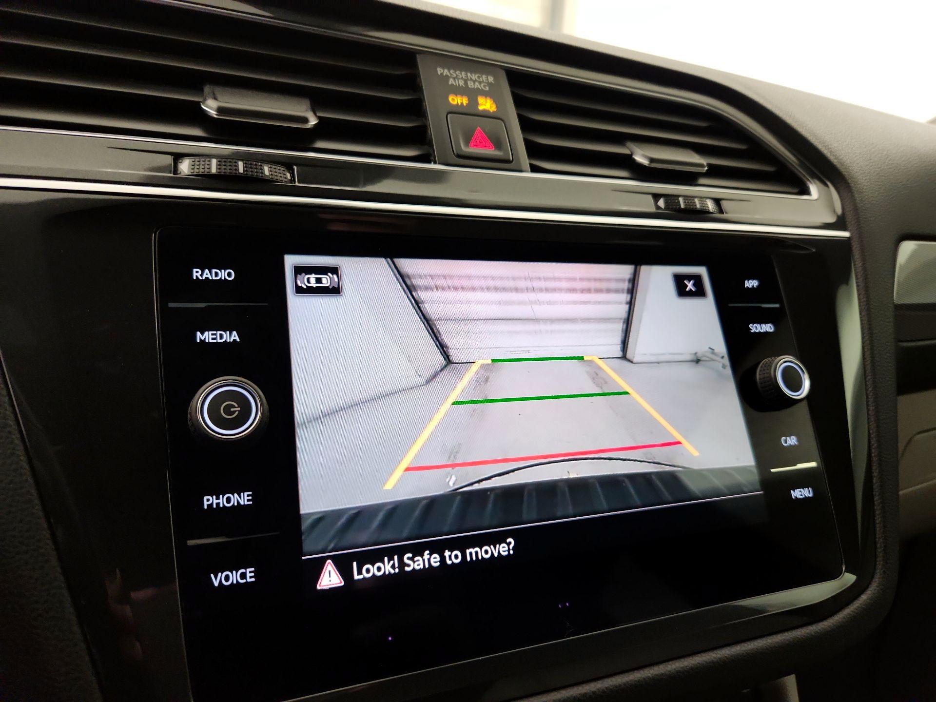 Thumbnail: 2023 Volkswagen Tiguan - 14