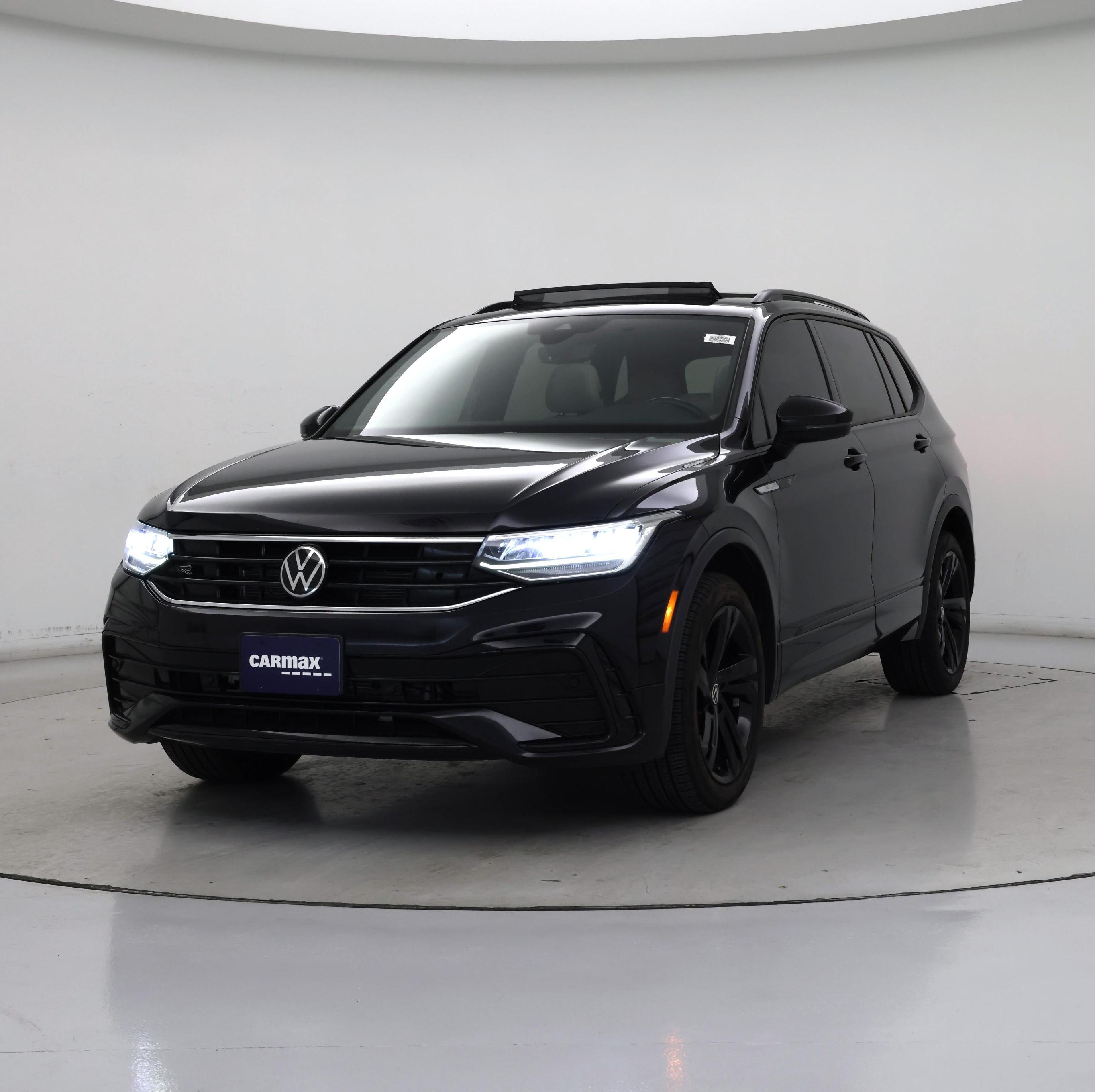 Thumbnail: 2023 Volkswagen Tiguan - 4