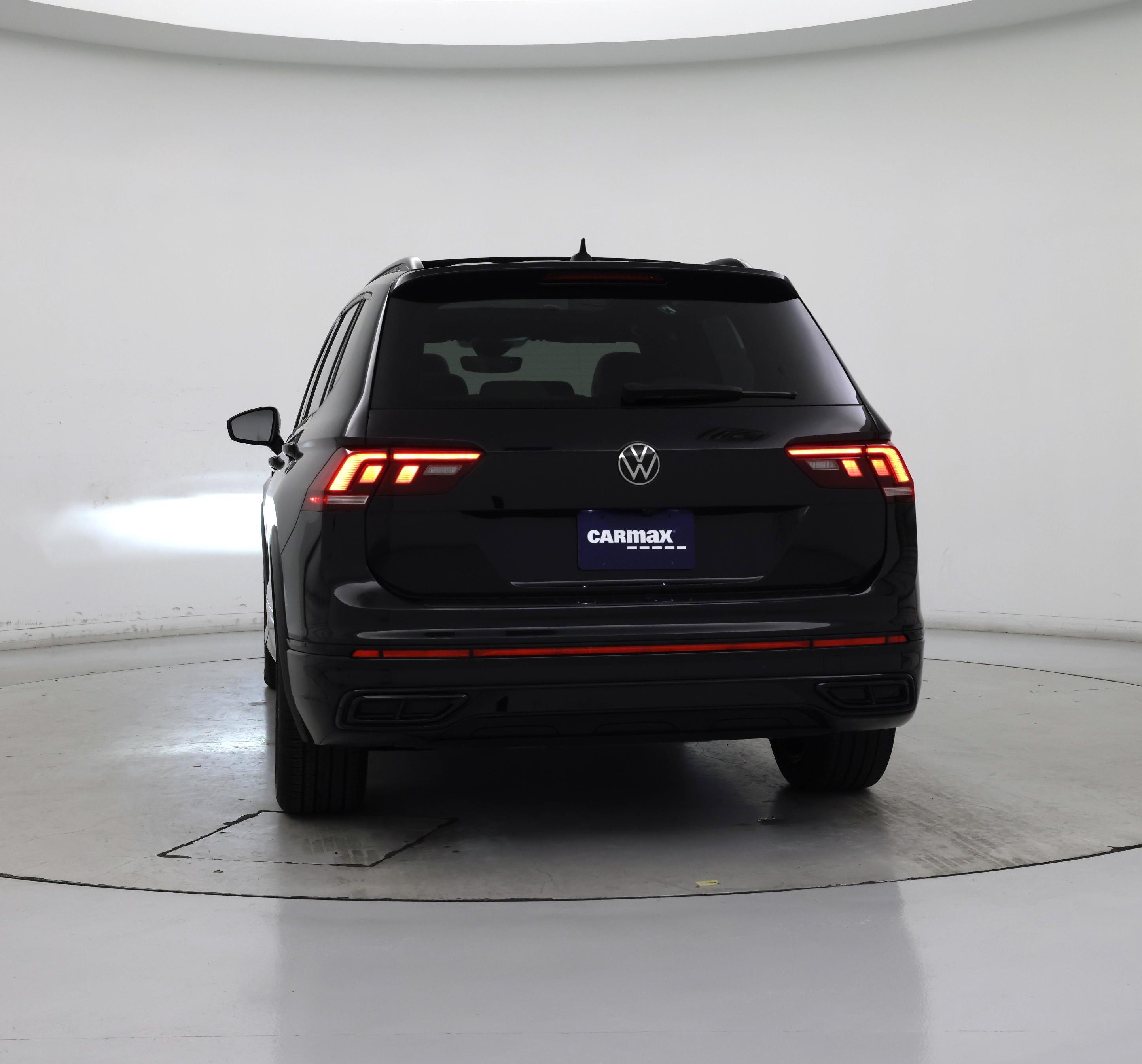 Thumbnail: 2023 Volkswagen Tiguan - 6