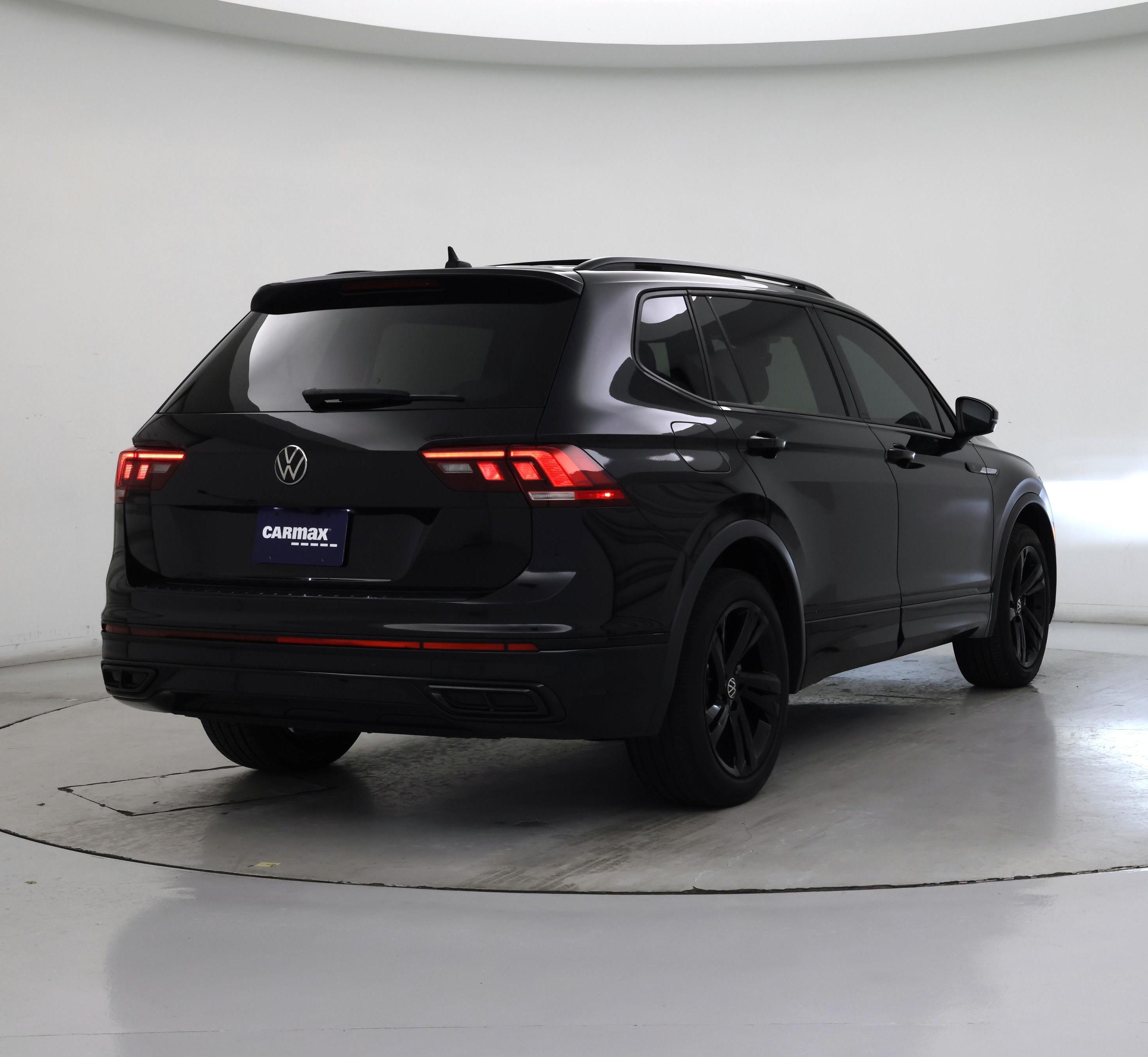 Thumbnail: 2023 Volkswagen Tiguan - 8