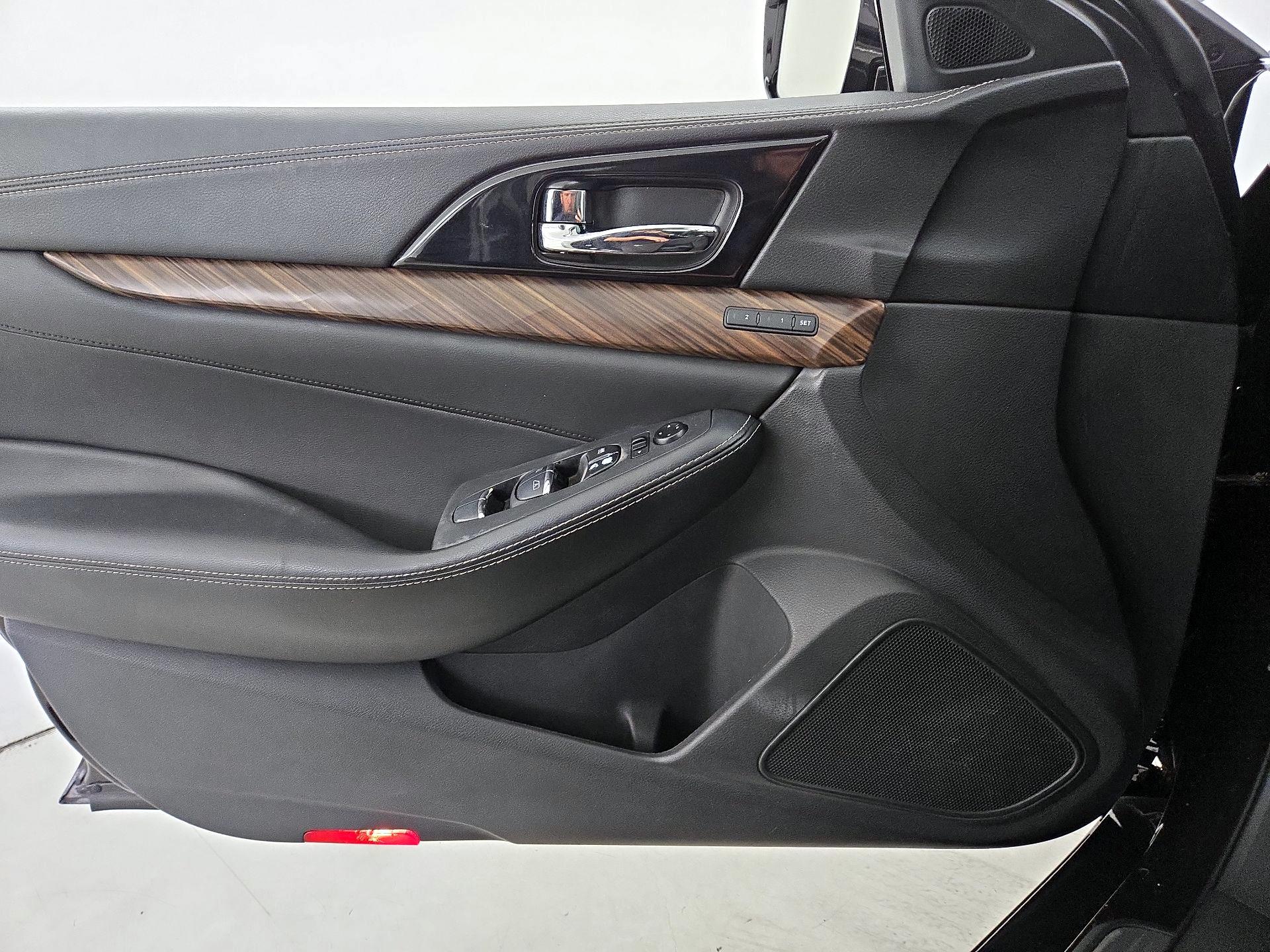 Thumbnail: 2016 Nissan Maxima - 12