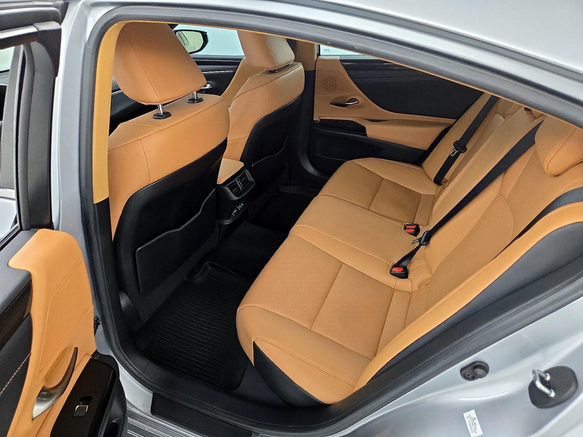 Thumbnail: 2023 Lexus ES - 20