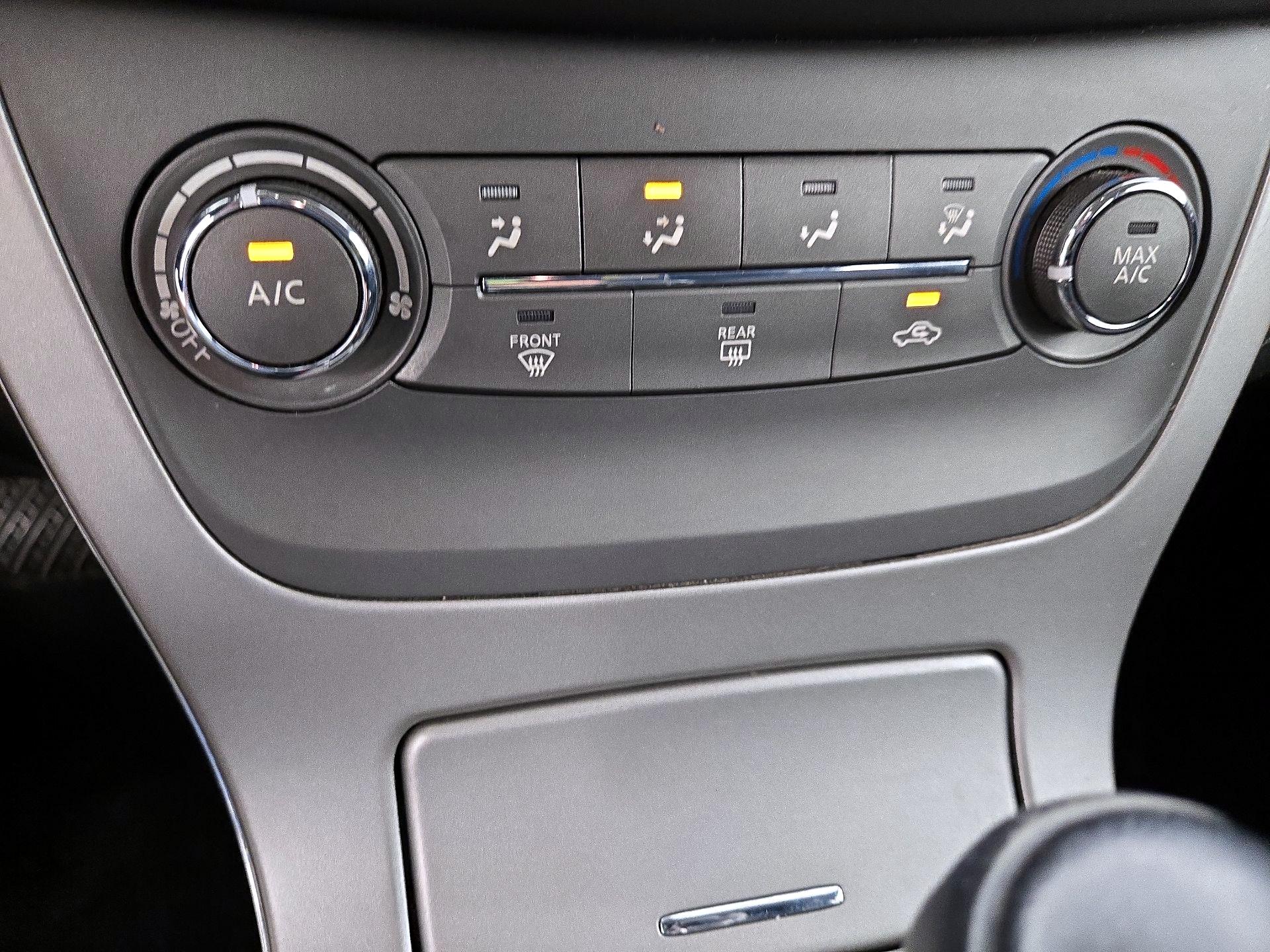 Thumbnail: 2014 Nissan Sentra - 17