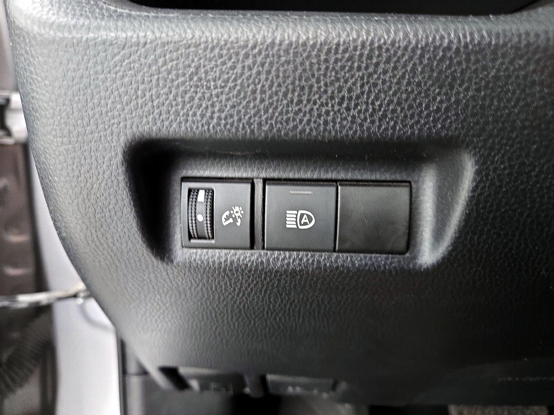 Thumbnail: 2021 Toyota RAV4 - 13