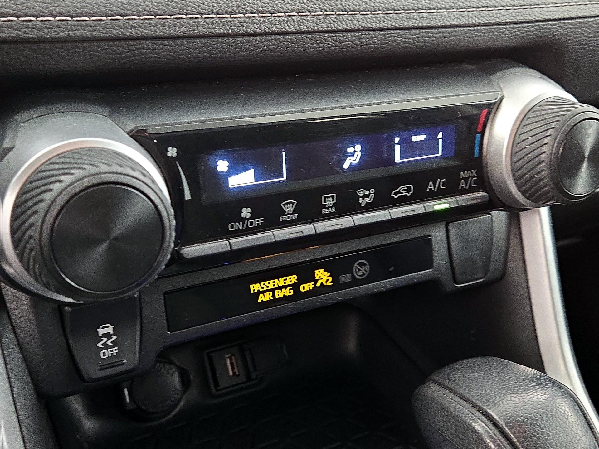 Thumbnail: 2021 Toyota RAV4 - 16