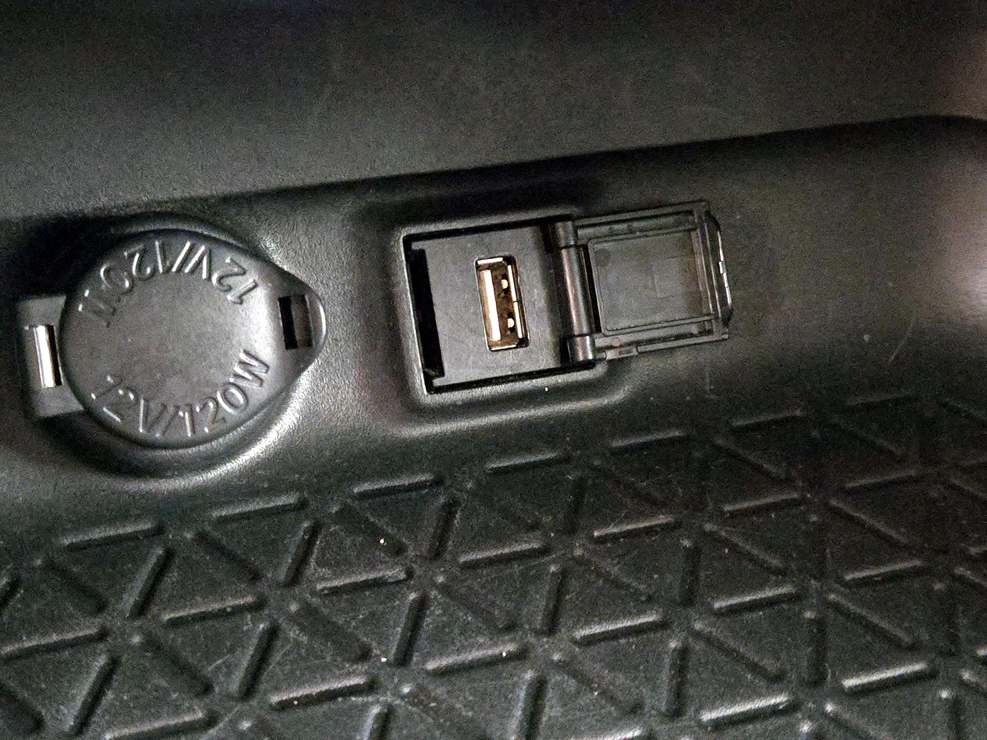 Thumbnail: 2021 Toyota RAV4 - 18