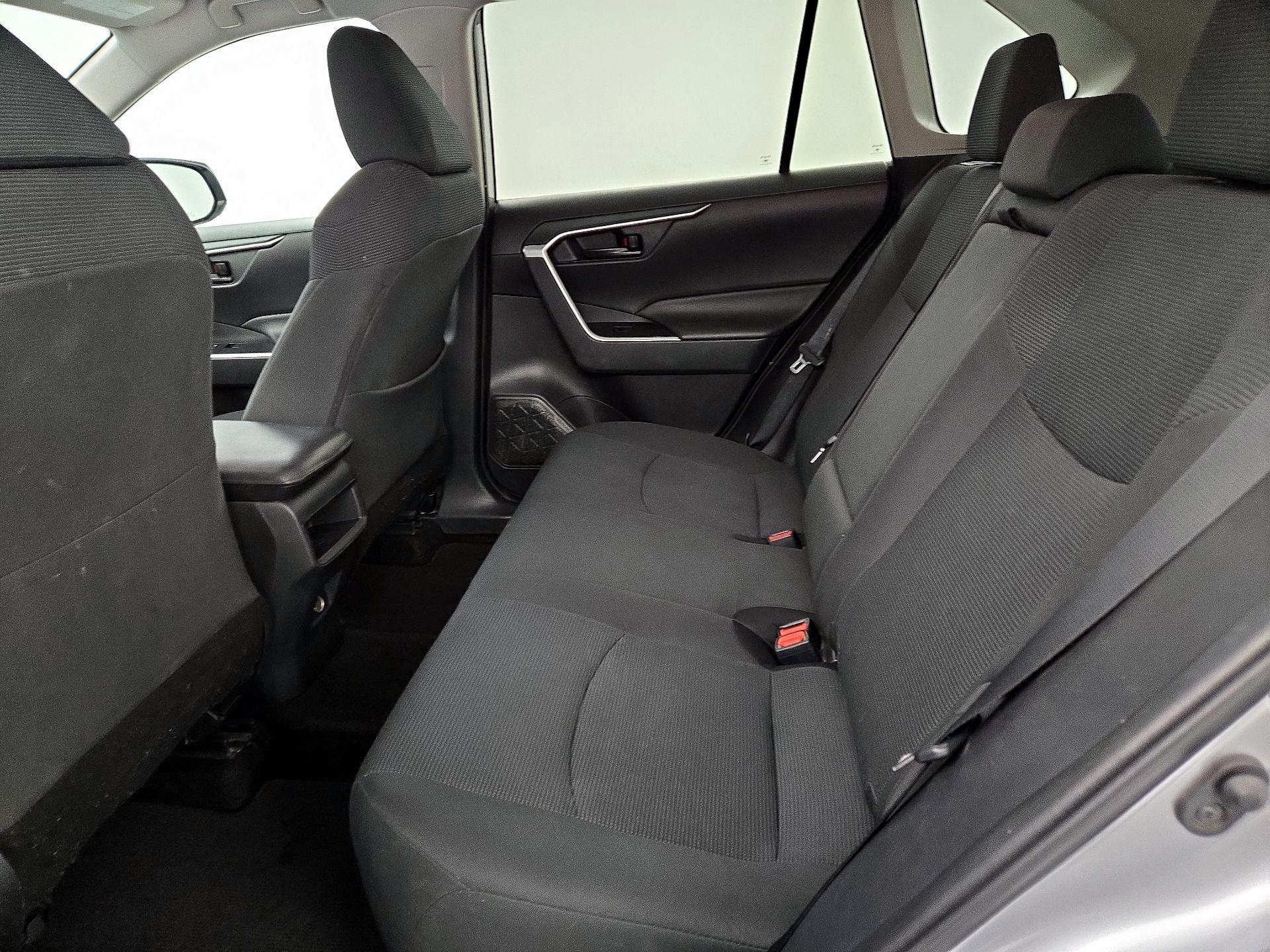 Thumbnail: 2021 Toyota RAV4 - 19