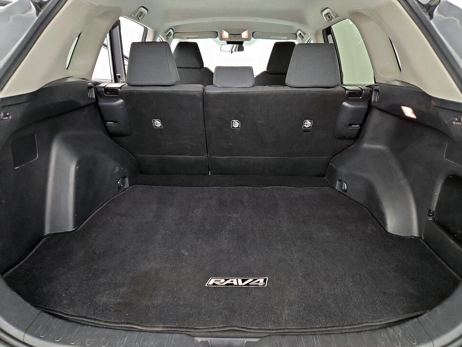 Thumbnail: 2021 Toyota RAV4 - 20