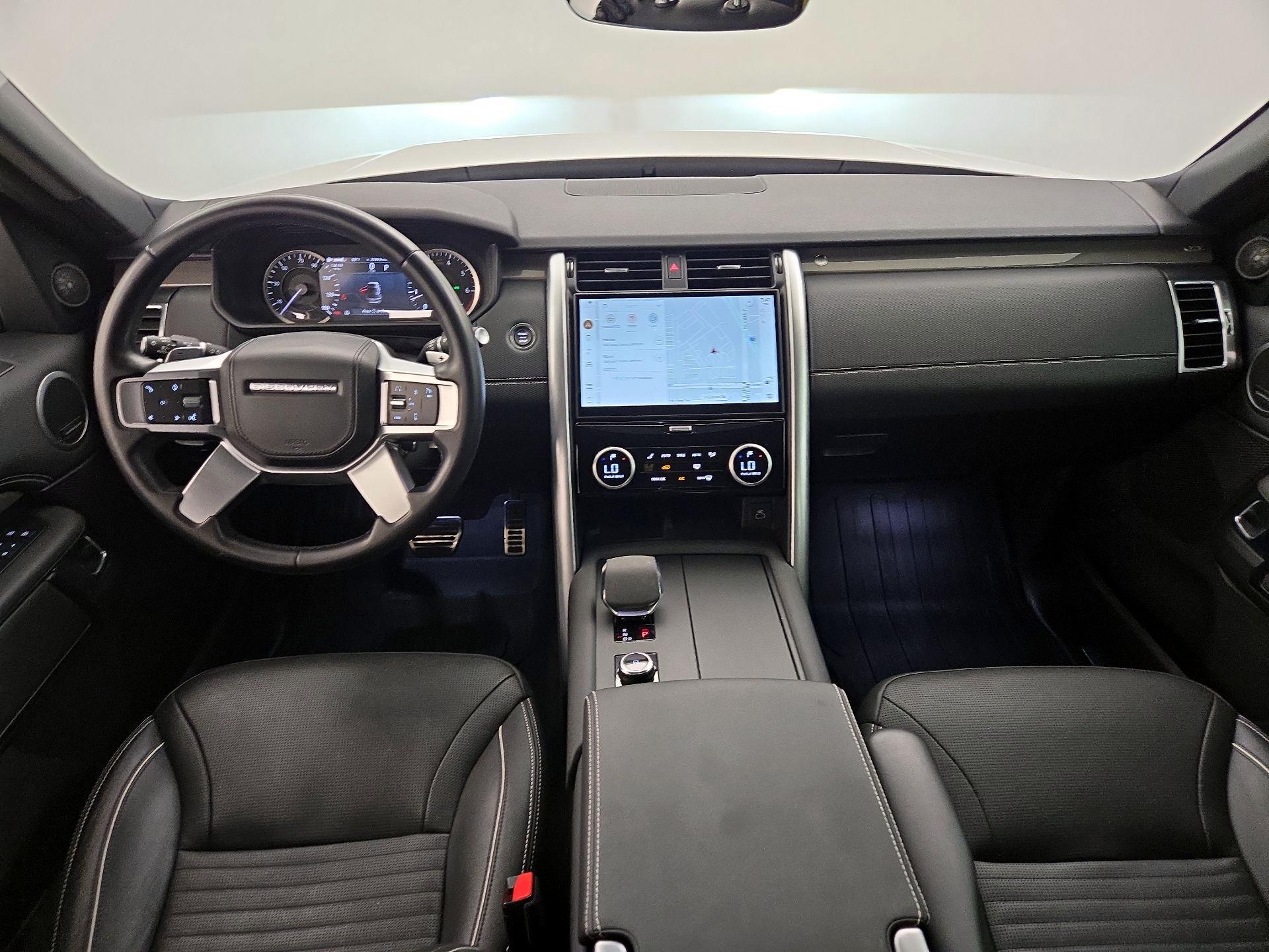 Thumbnail: 2023 Land Rover Discovery - 9