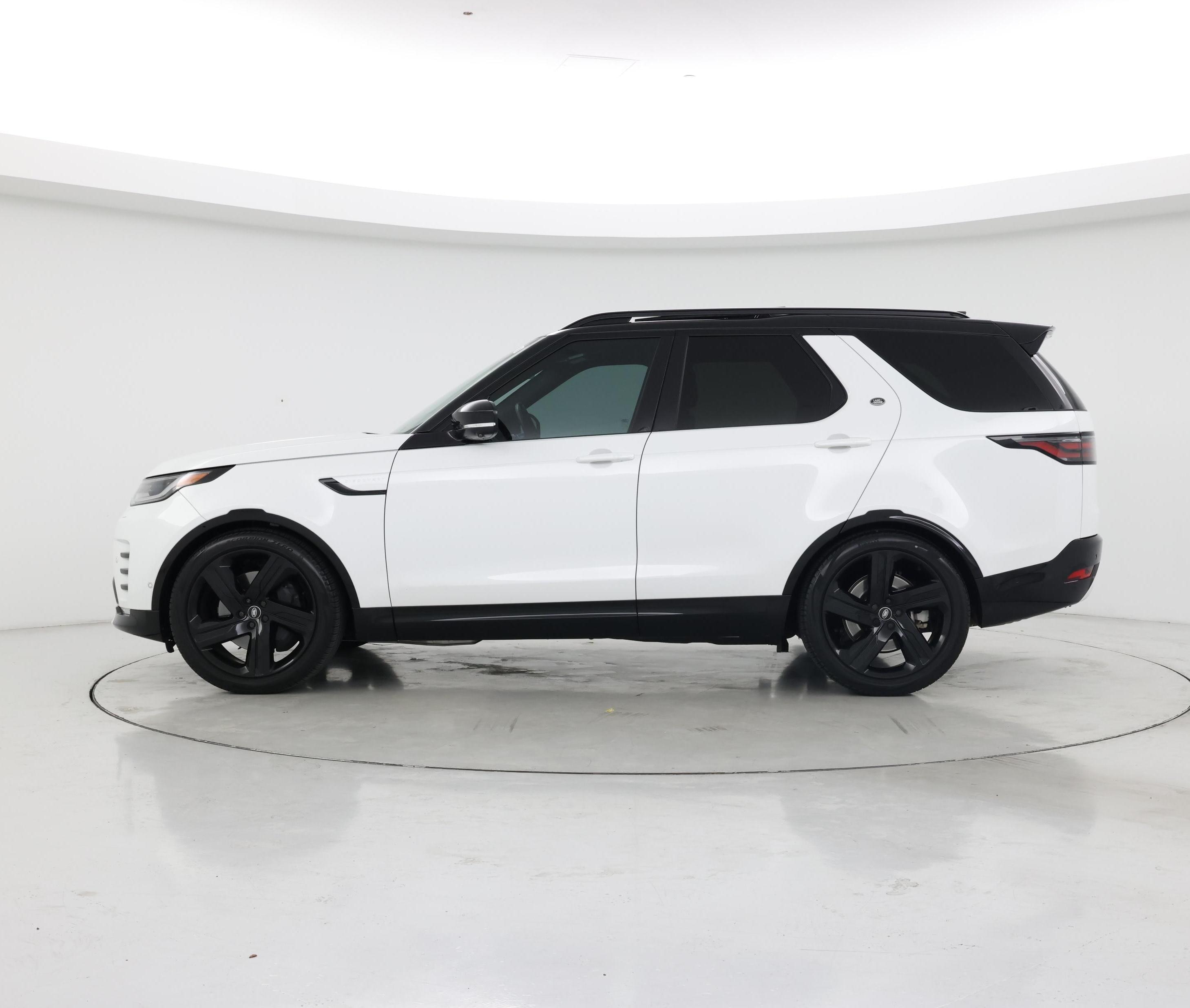 Thumbnail: 2023 Land Rover Discovery - 3