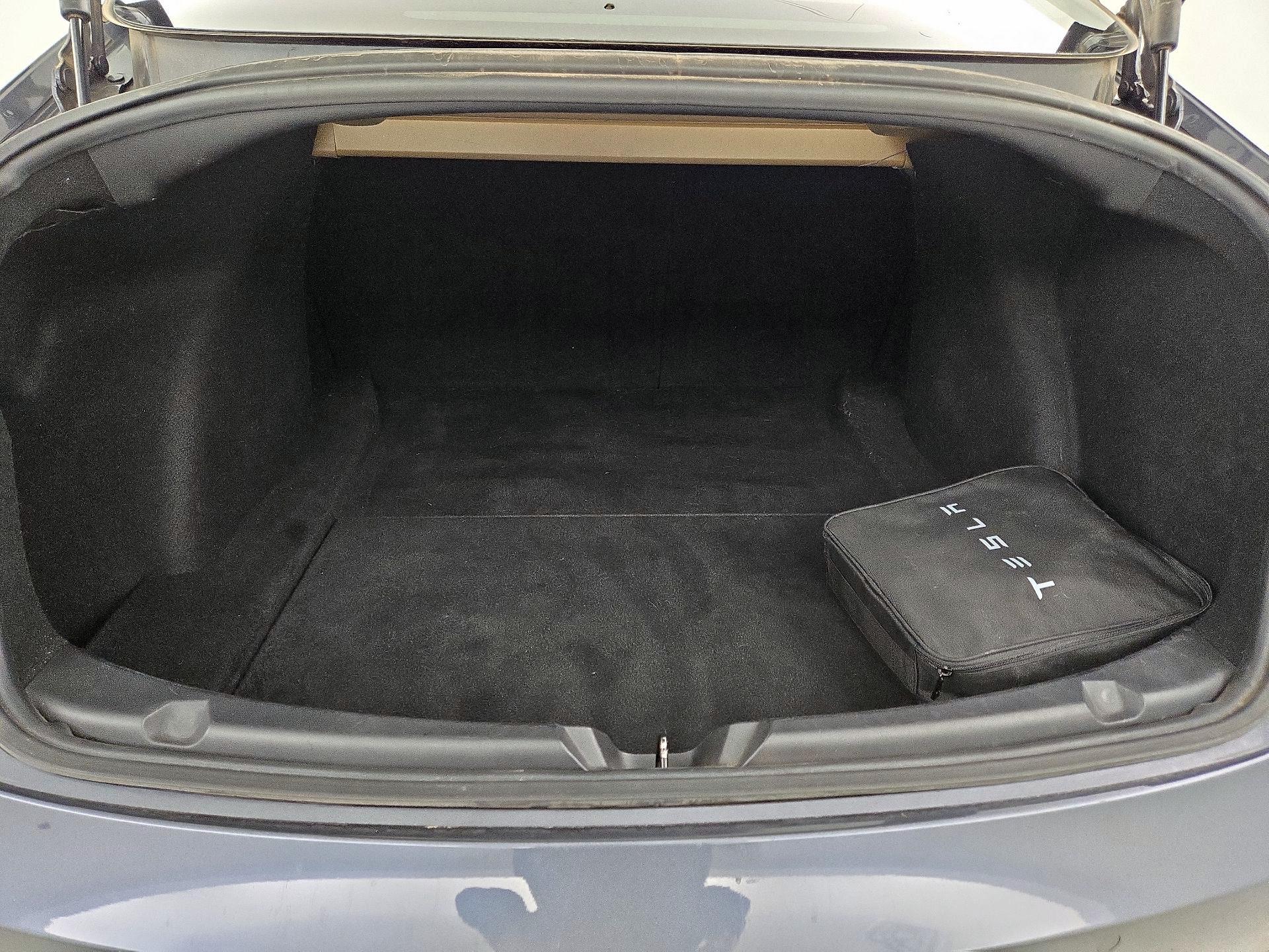 Thumbnail: 2019 Tesla Model 3 - 20