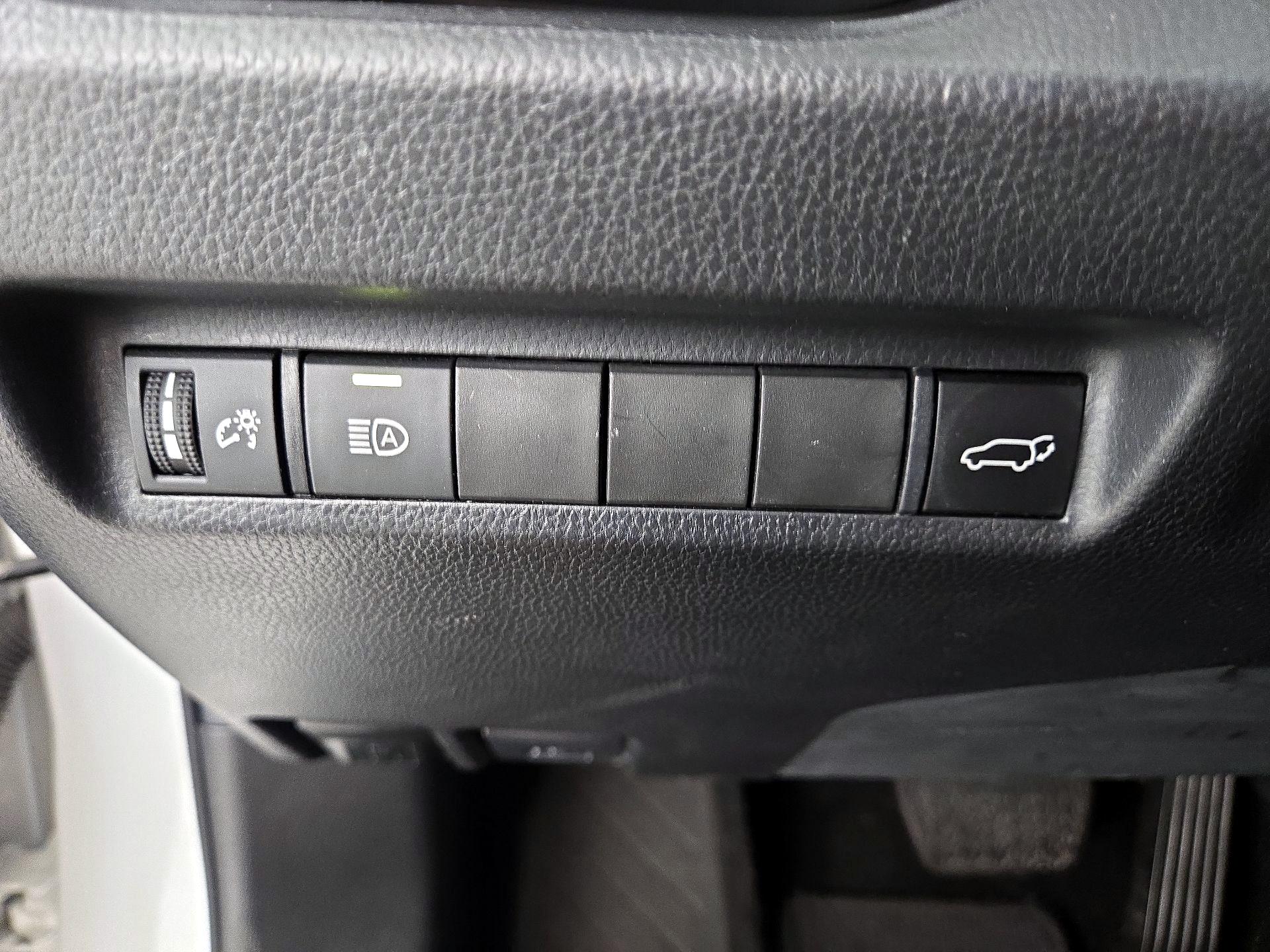 Thumbnail: 2022 Toyota RAV4 - 13