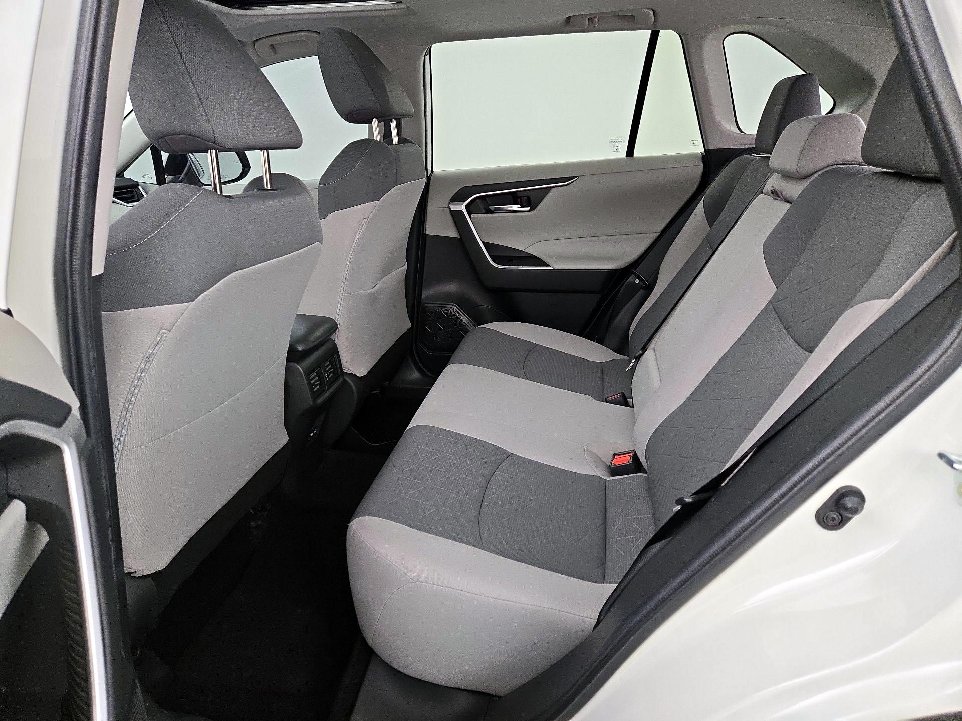 Thumbnail: 2022 Toyota RAV4 - 20