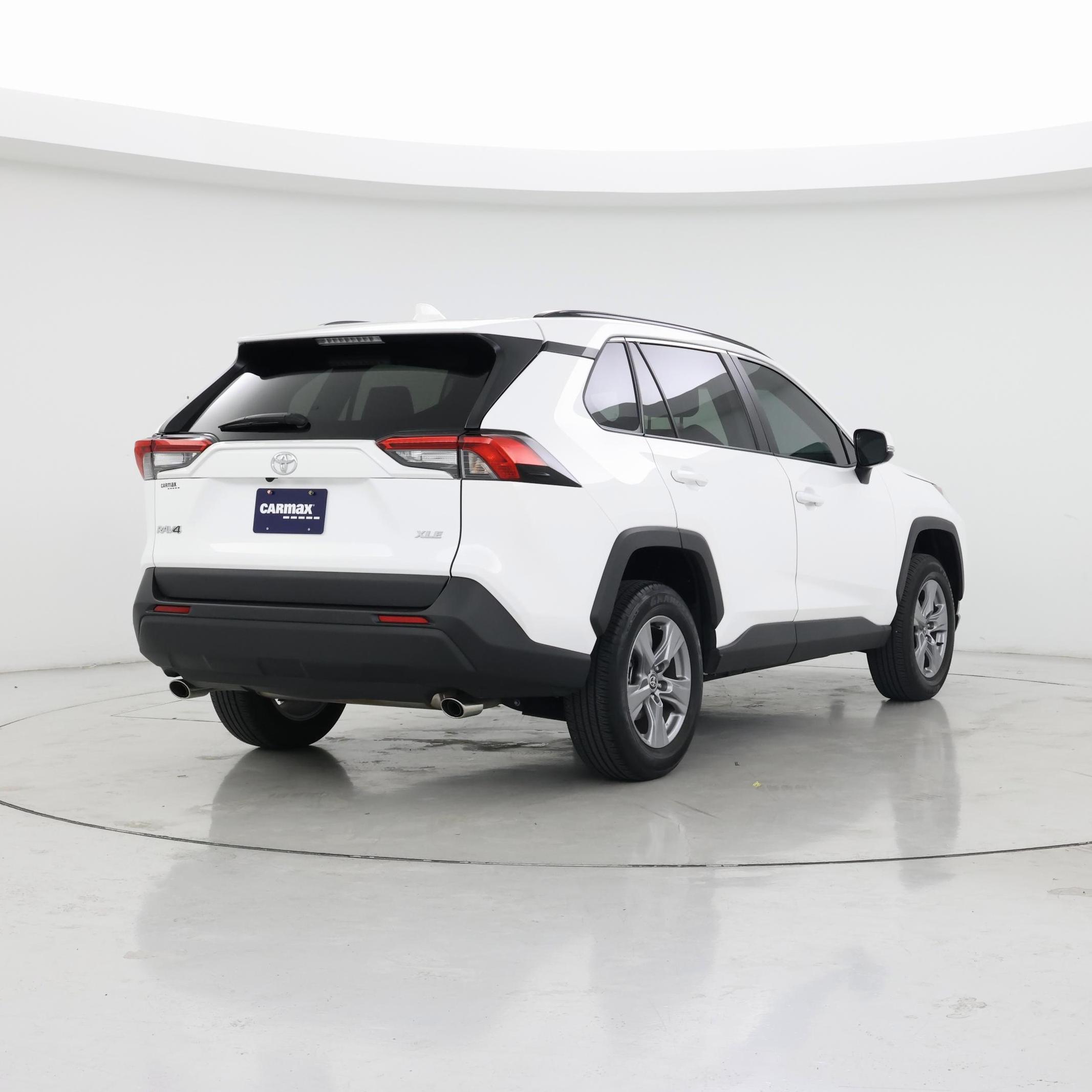 Thumbnail: 2022 Toyota RAV4 - 8
