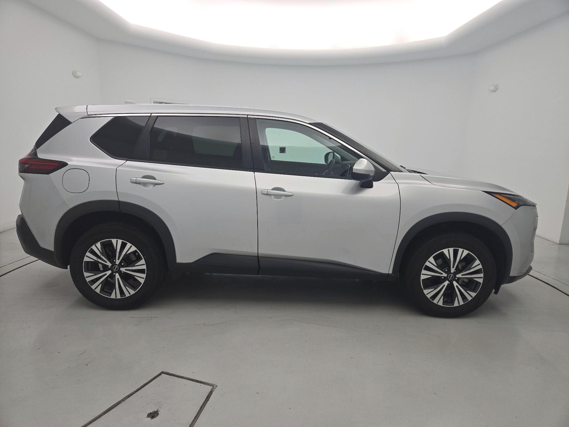 Thumbnail: 2022 Nissan Rogue - 4