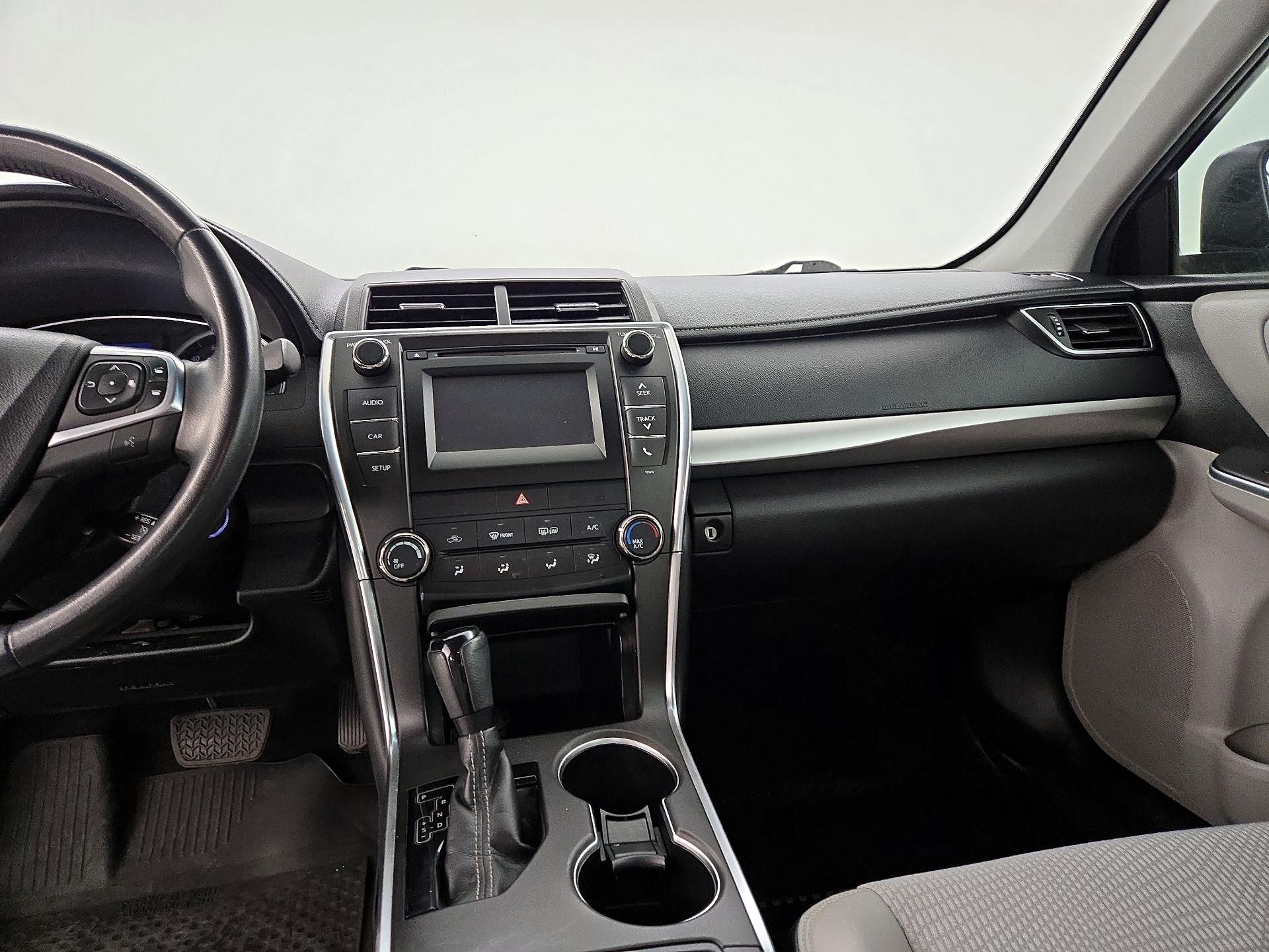 Thumbnail: 2016 Toyota Camry - 9