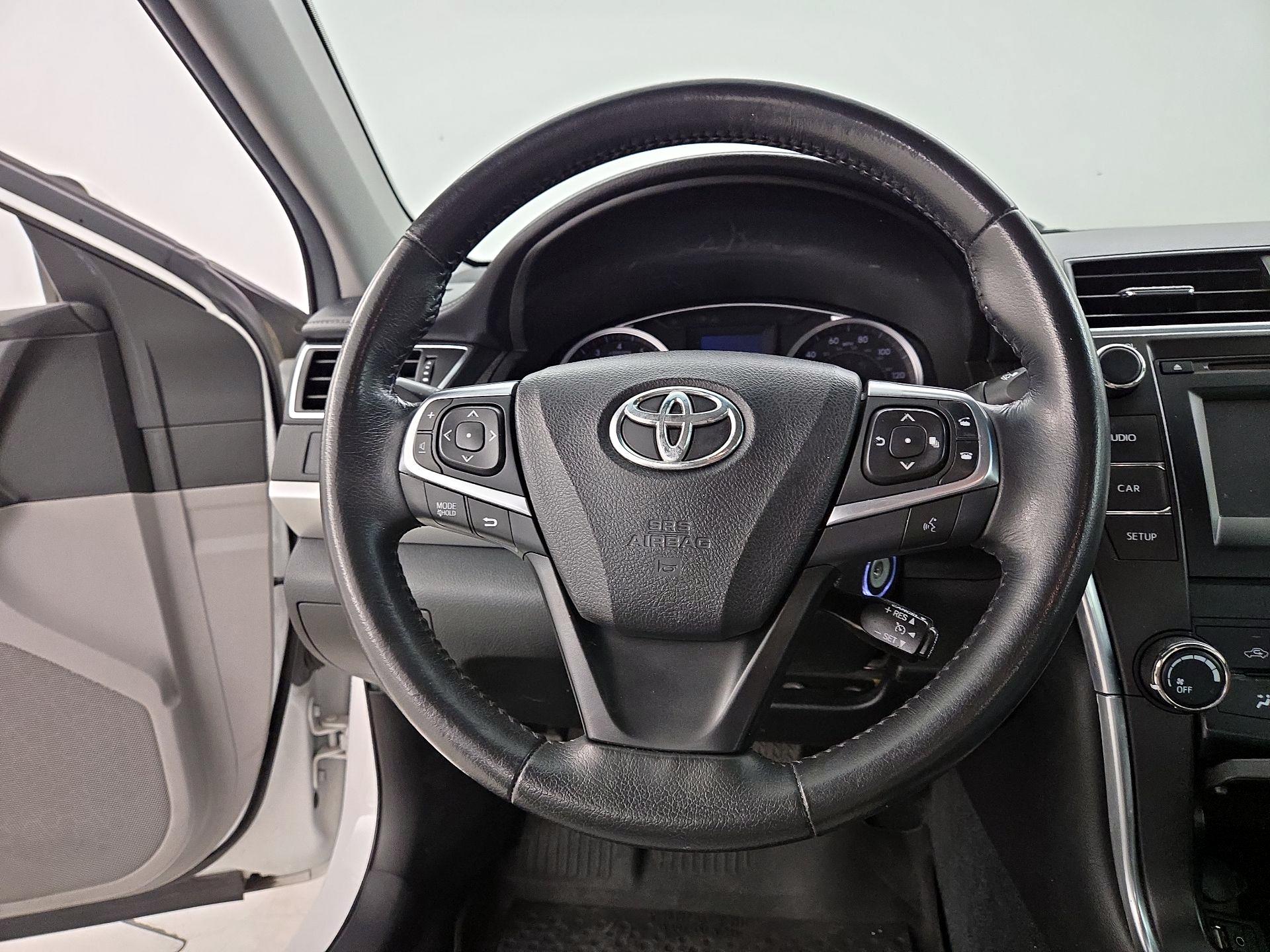 Thumbnail: 2016 Toyota Camry - 10