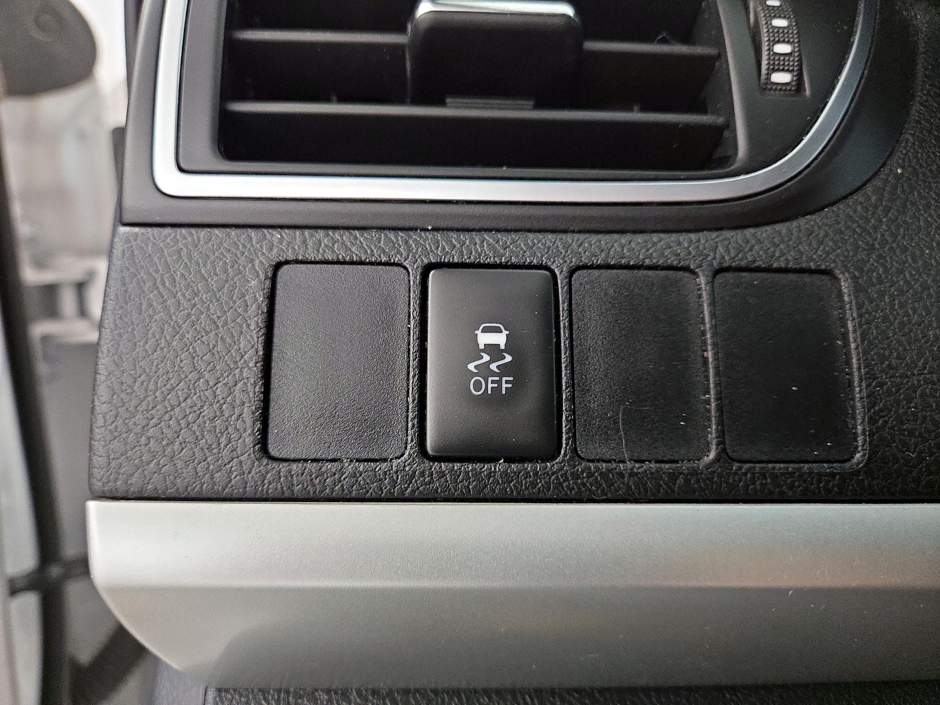 Thumbnail: 2016 Toyota Camry - 13