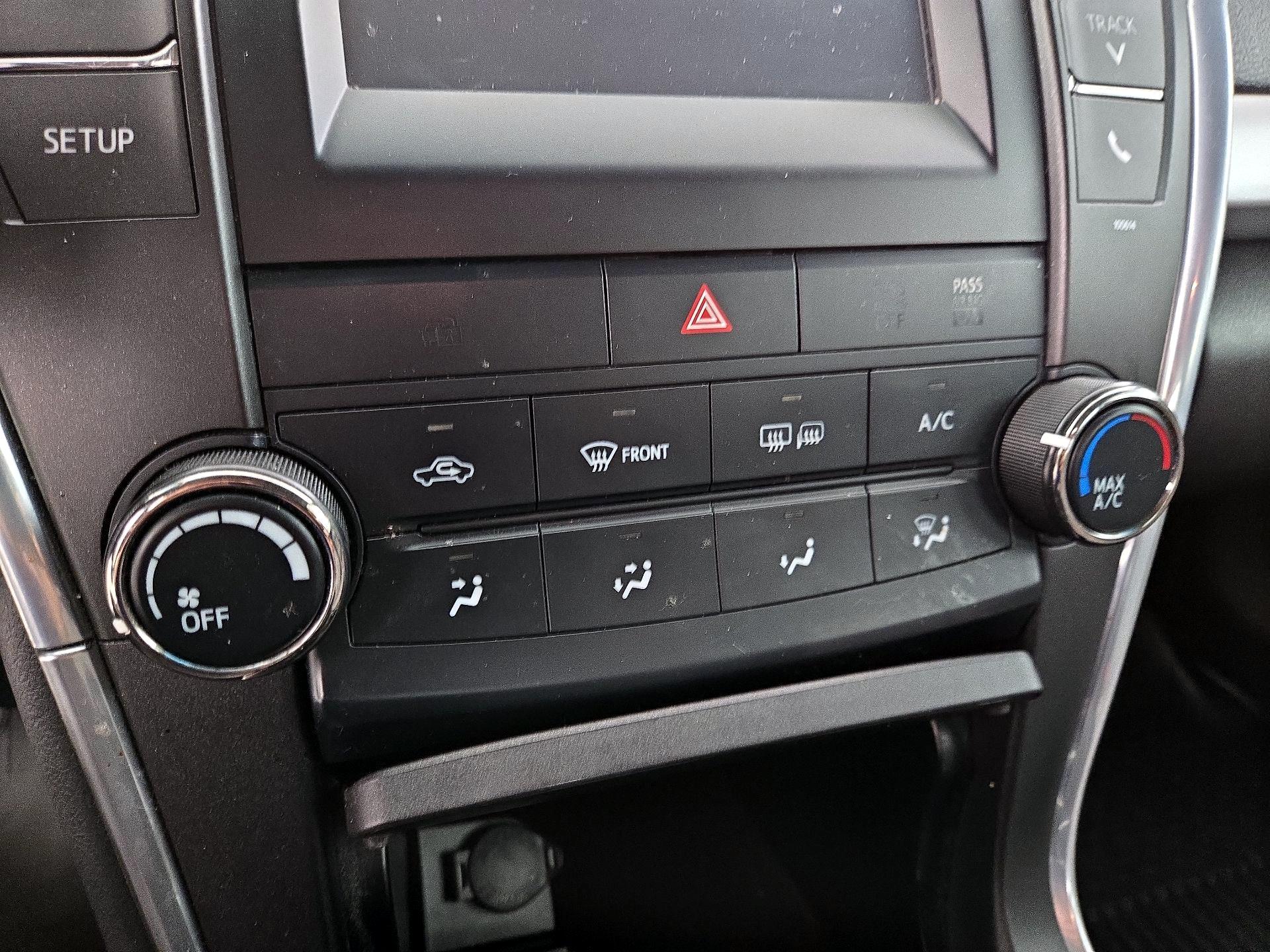 Thumbnail: 2016 Toyota Camry - 16