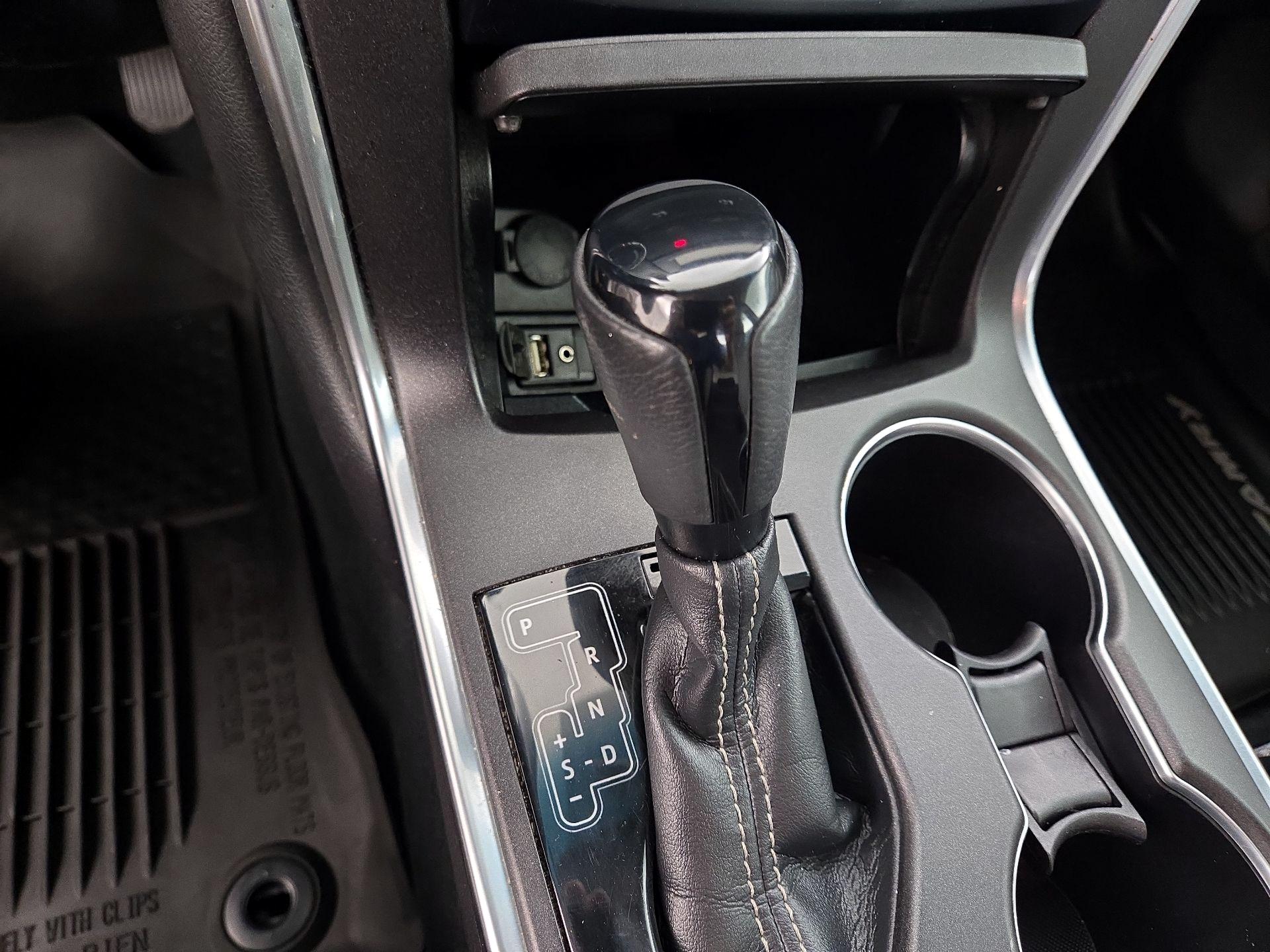 Thumbnail: 2016 Toyota Camry - 17