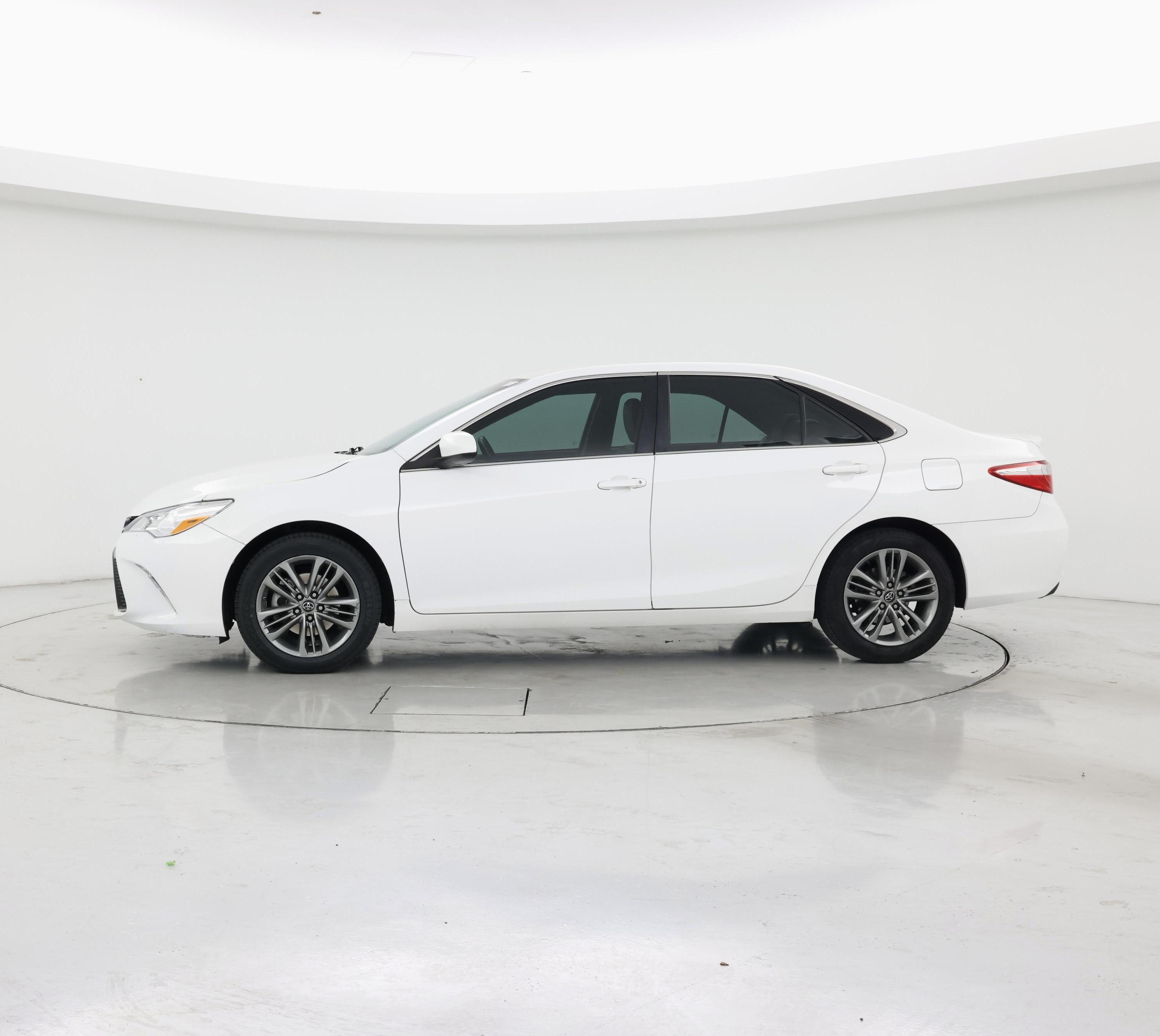 Thumbnail: 2016 Toyota Camry - 3