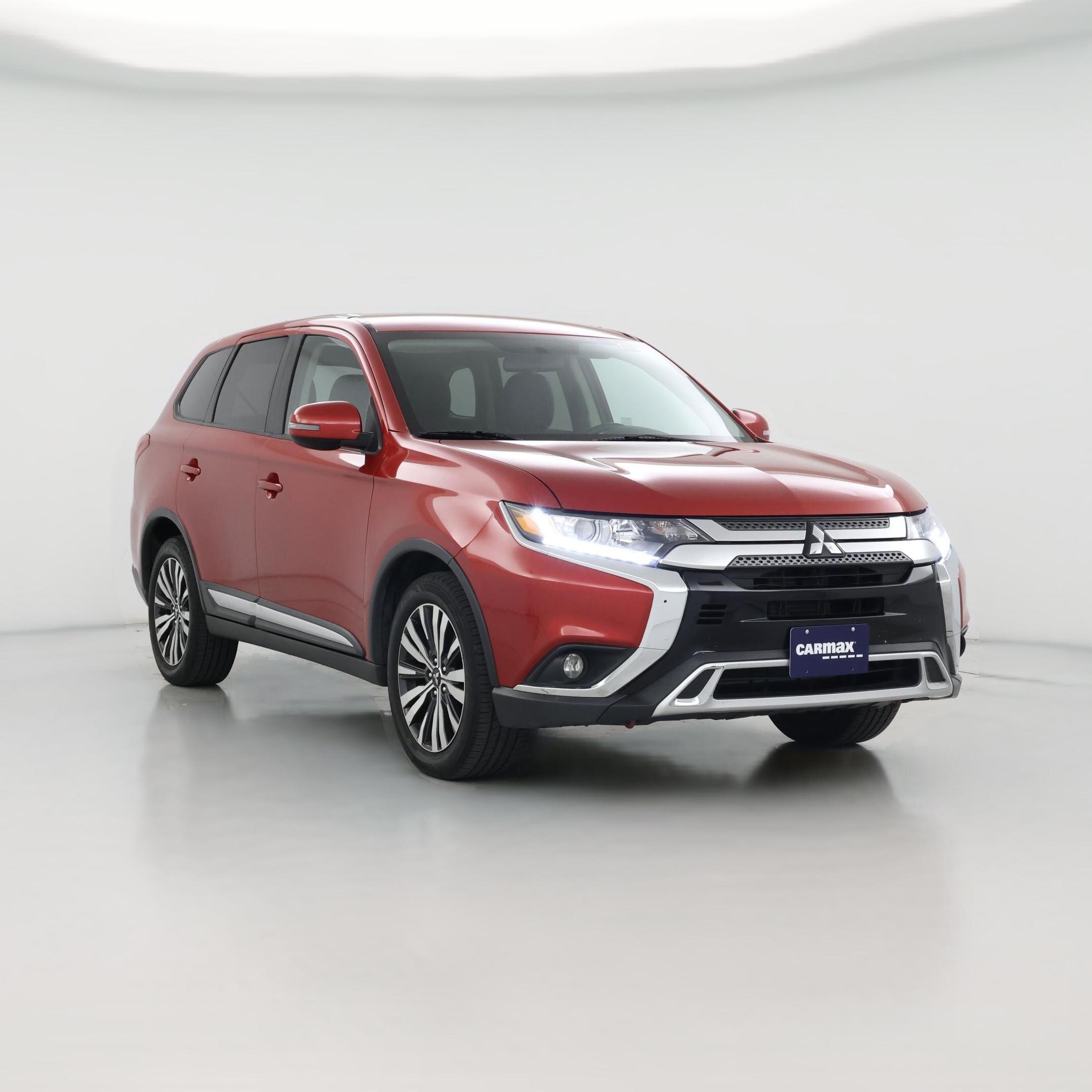 Thumbnail: 2019 Mitsubishi Outlander - 1