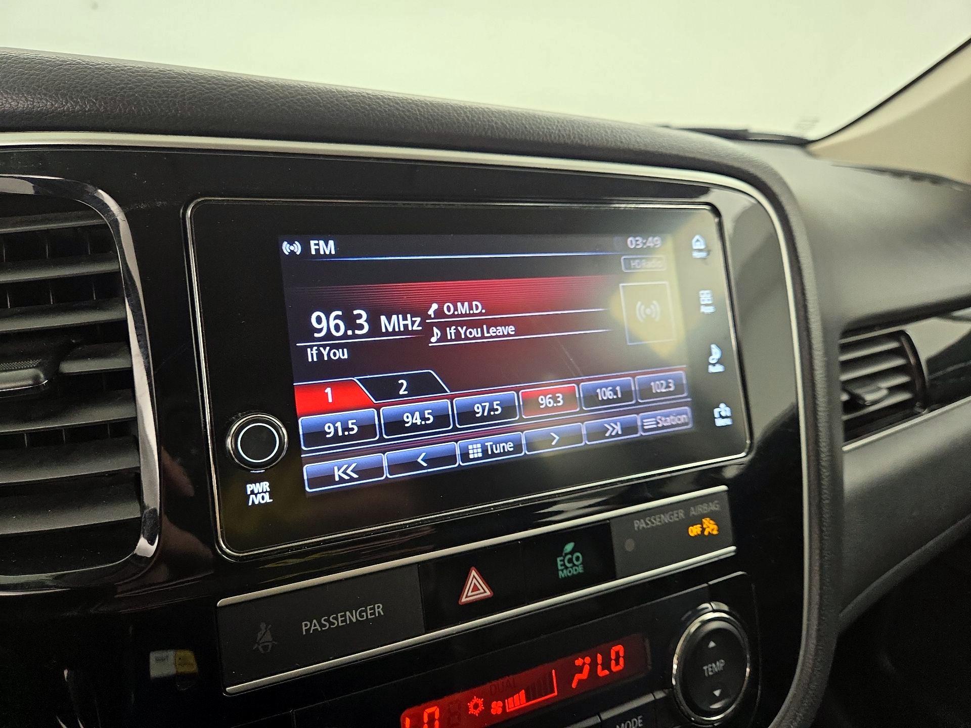 Thumbnail: 2019 Mitsubishi Outlander - 15