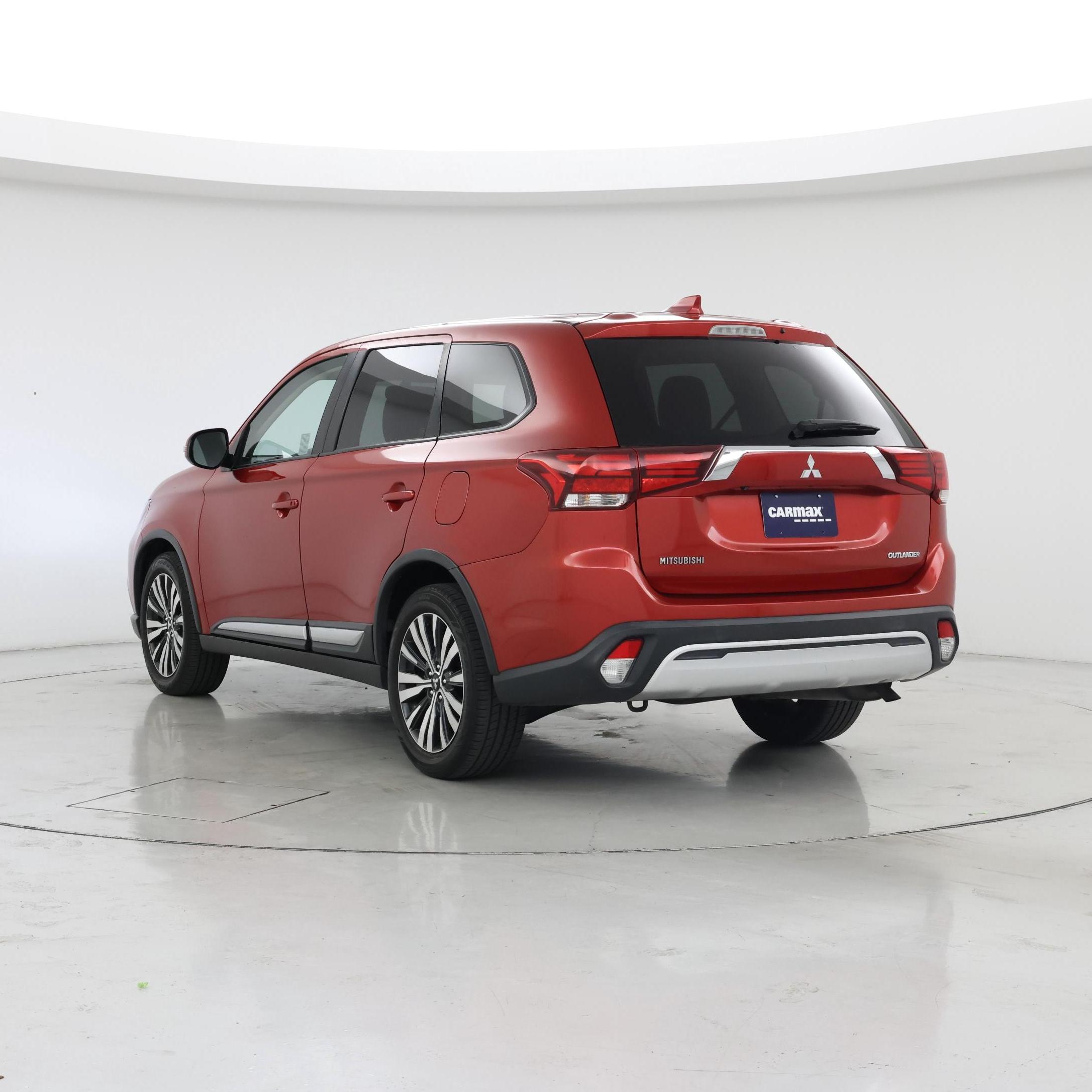 Thumbnail: 2019 Mitsubishi Outlander - 2