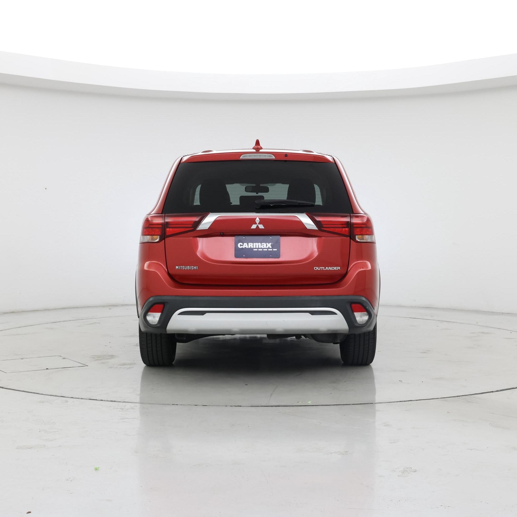 Thumbnail: 2019 Mitsubishi Outlander - 6