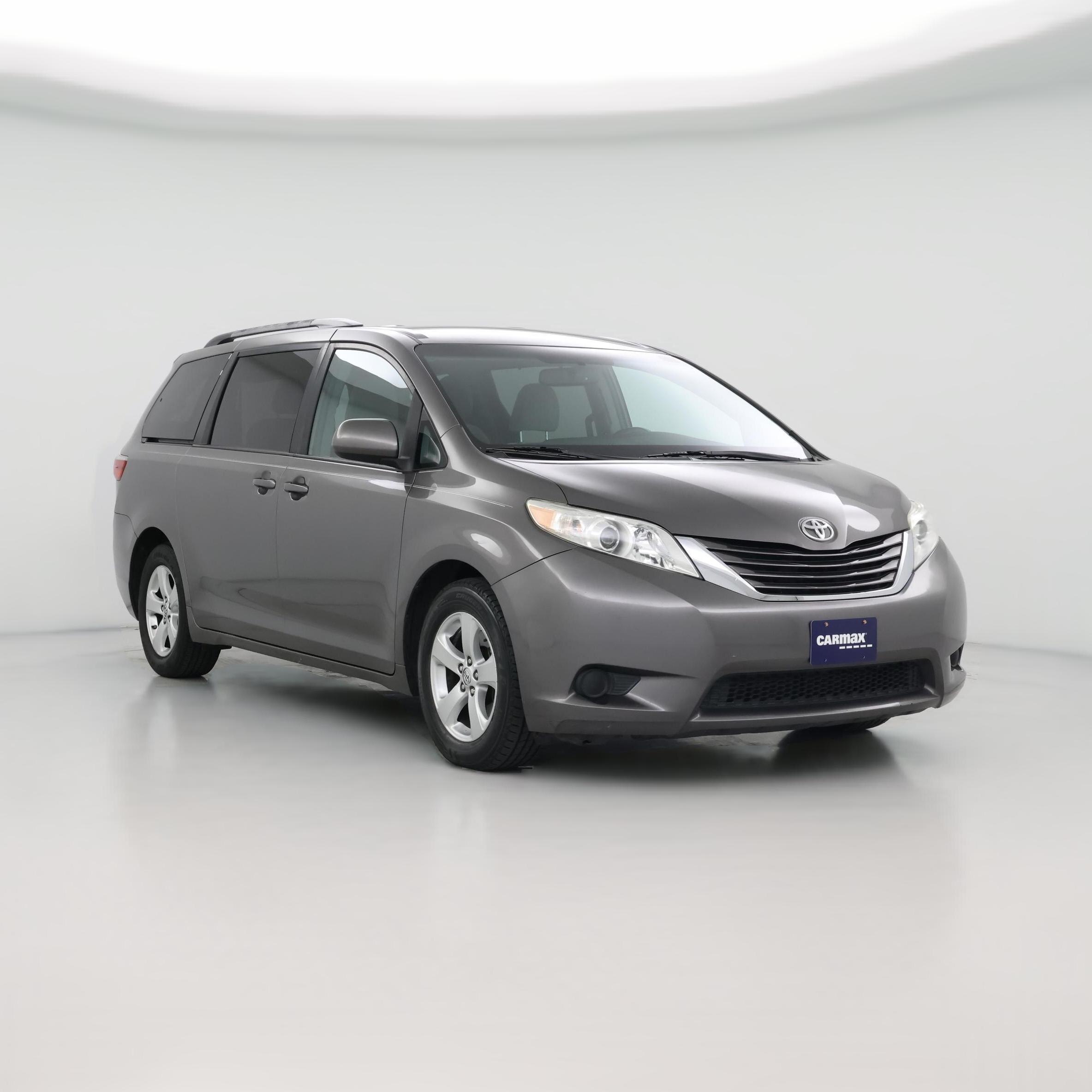 Thumbnail: 2017 Toyota Sienna - 1