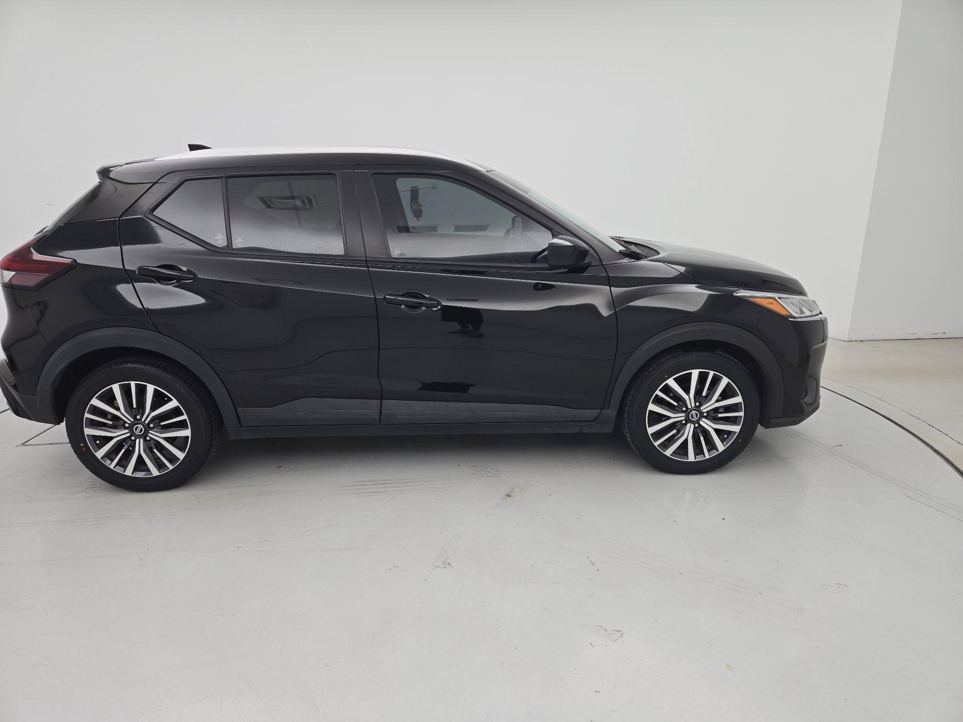 Thumbnail: 2021 Nissan Kicks - 4
