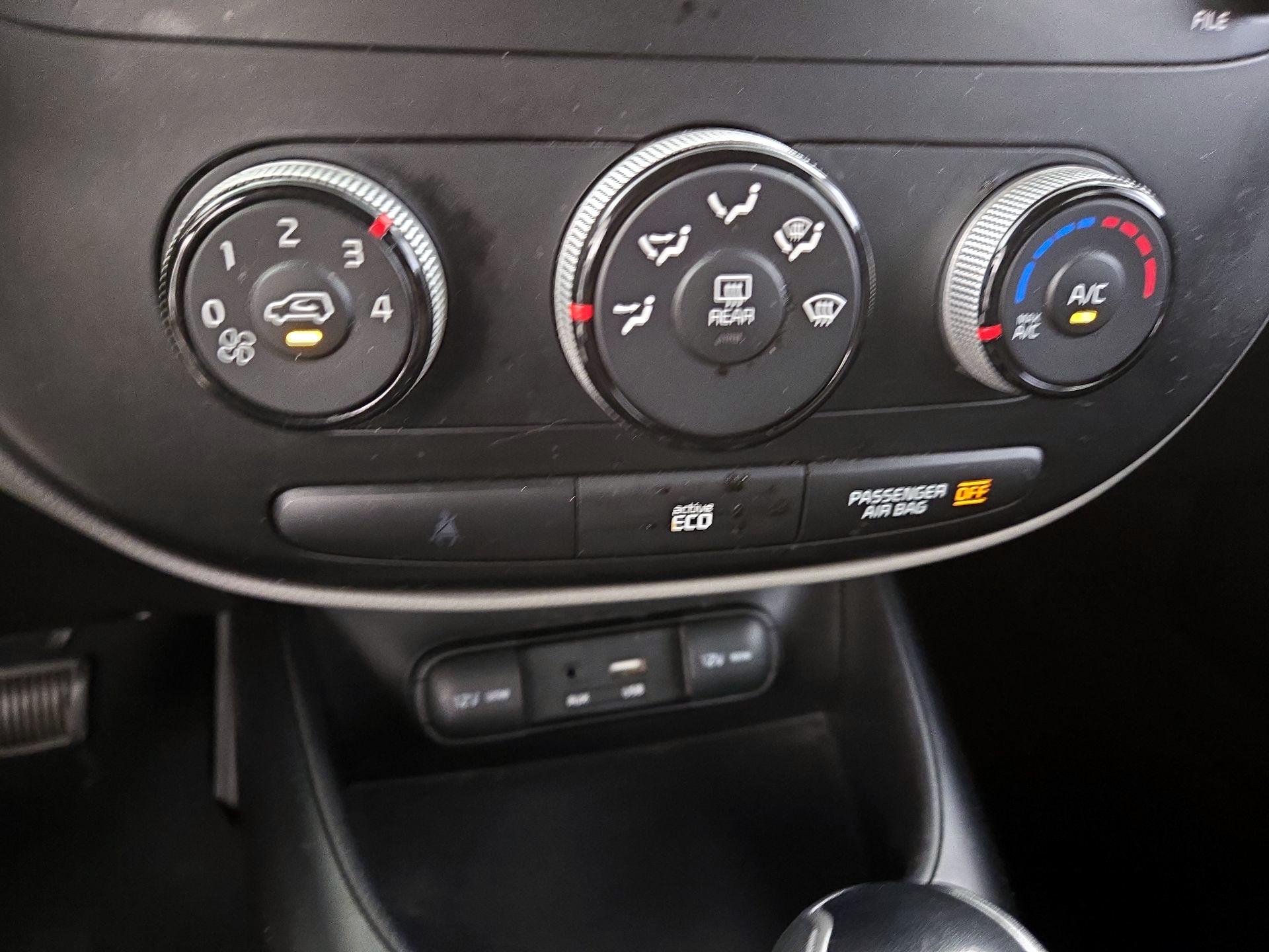 Thumbnail: 2015 Kia Soul - 15