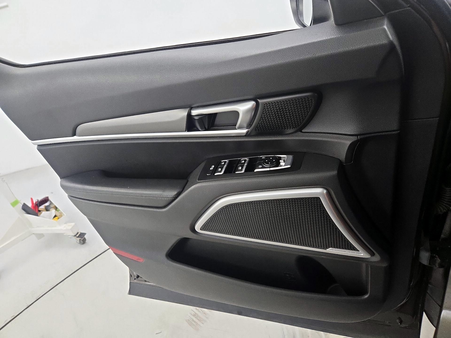 Thumbnail: 2020 Kia Telluride - 12