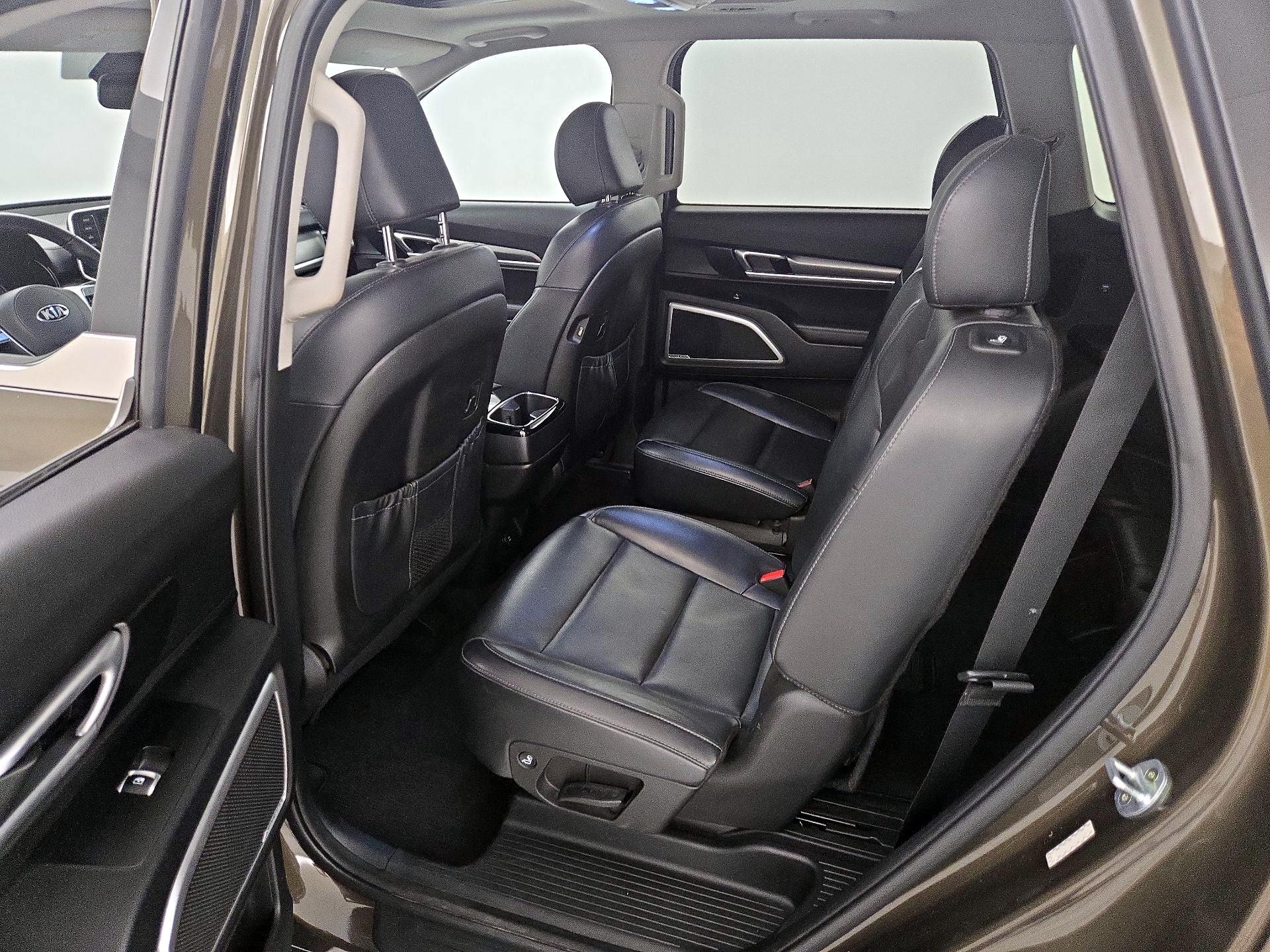 Thumbnail: 2020 Kia Telluride - 20