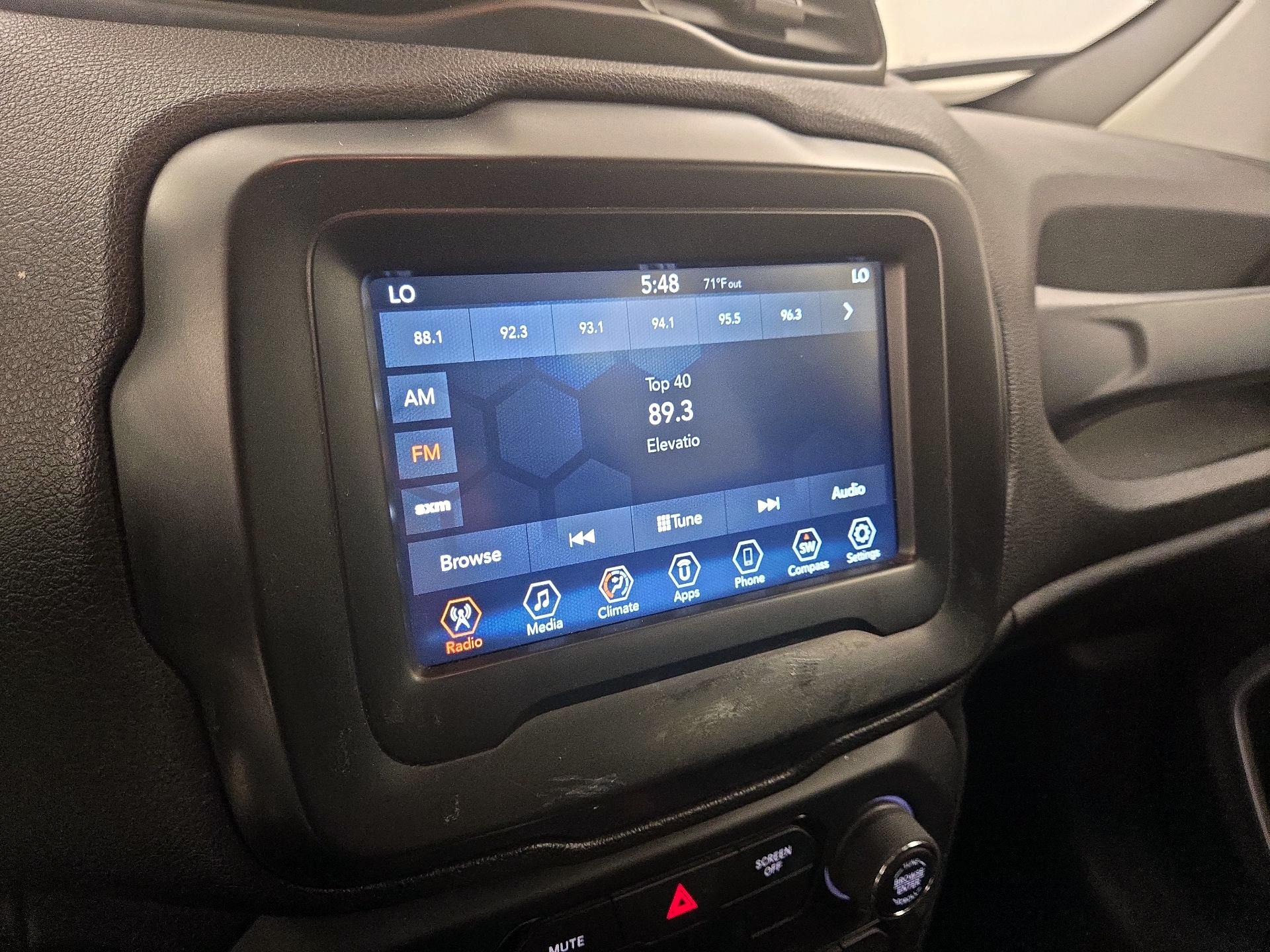 Thumbnail: 2018 Jeep Renegade - 15